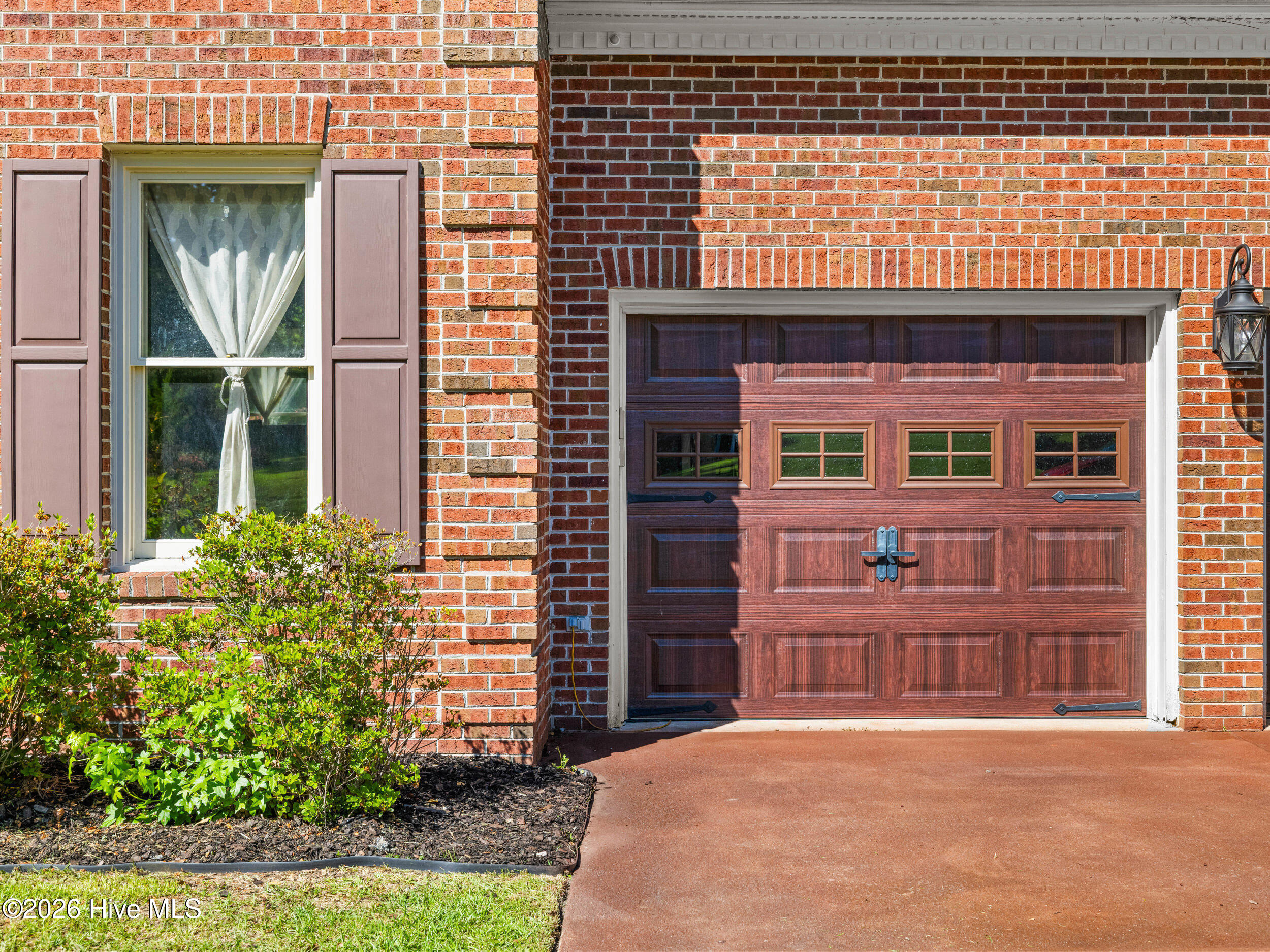 100570486 | Photo 78