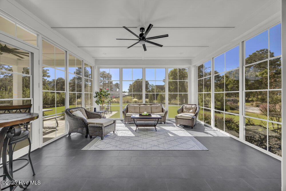 100537474 | Photo 25