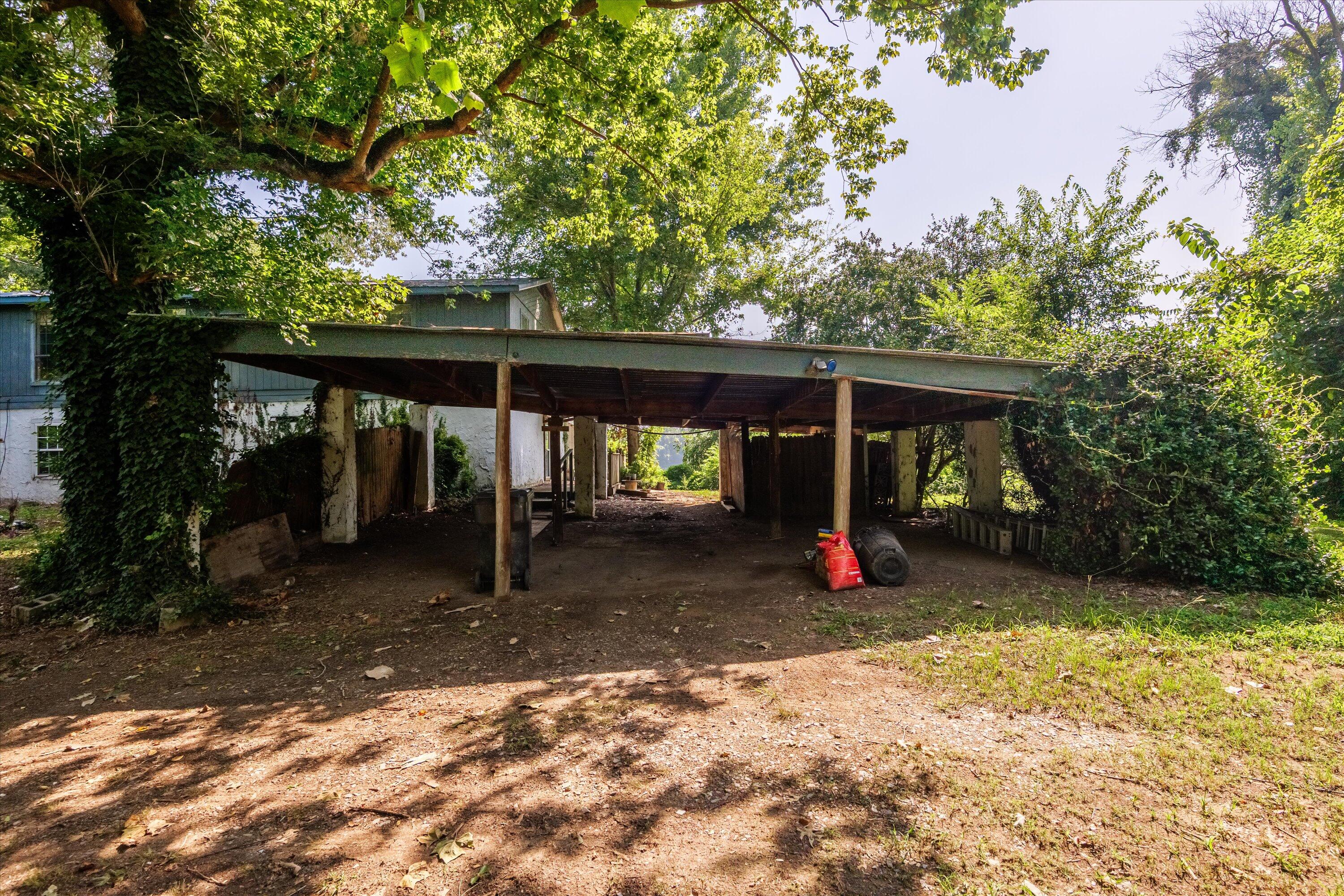 35-PS528443-HDR