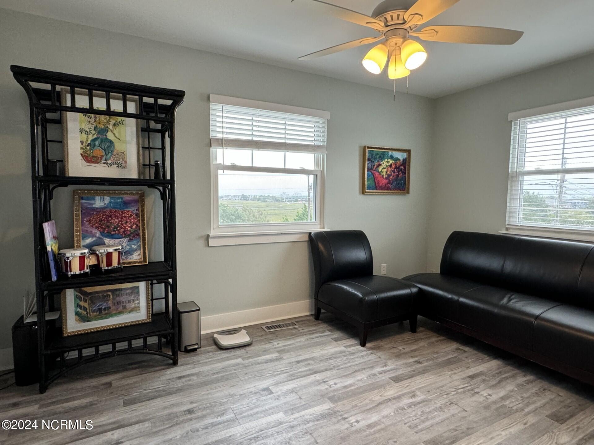 100469434 | Photo 92