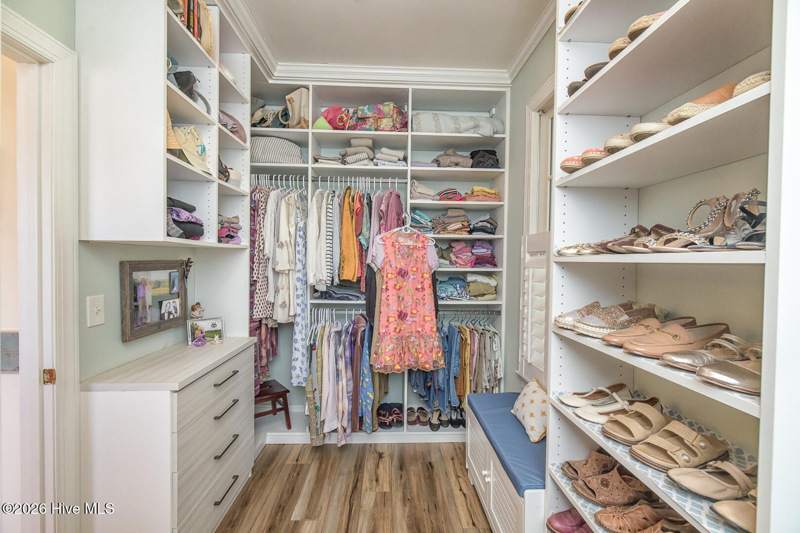 100550296 | Photo 32