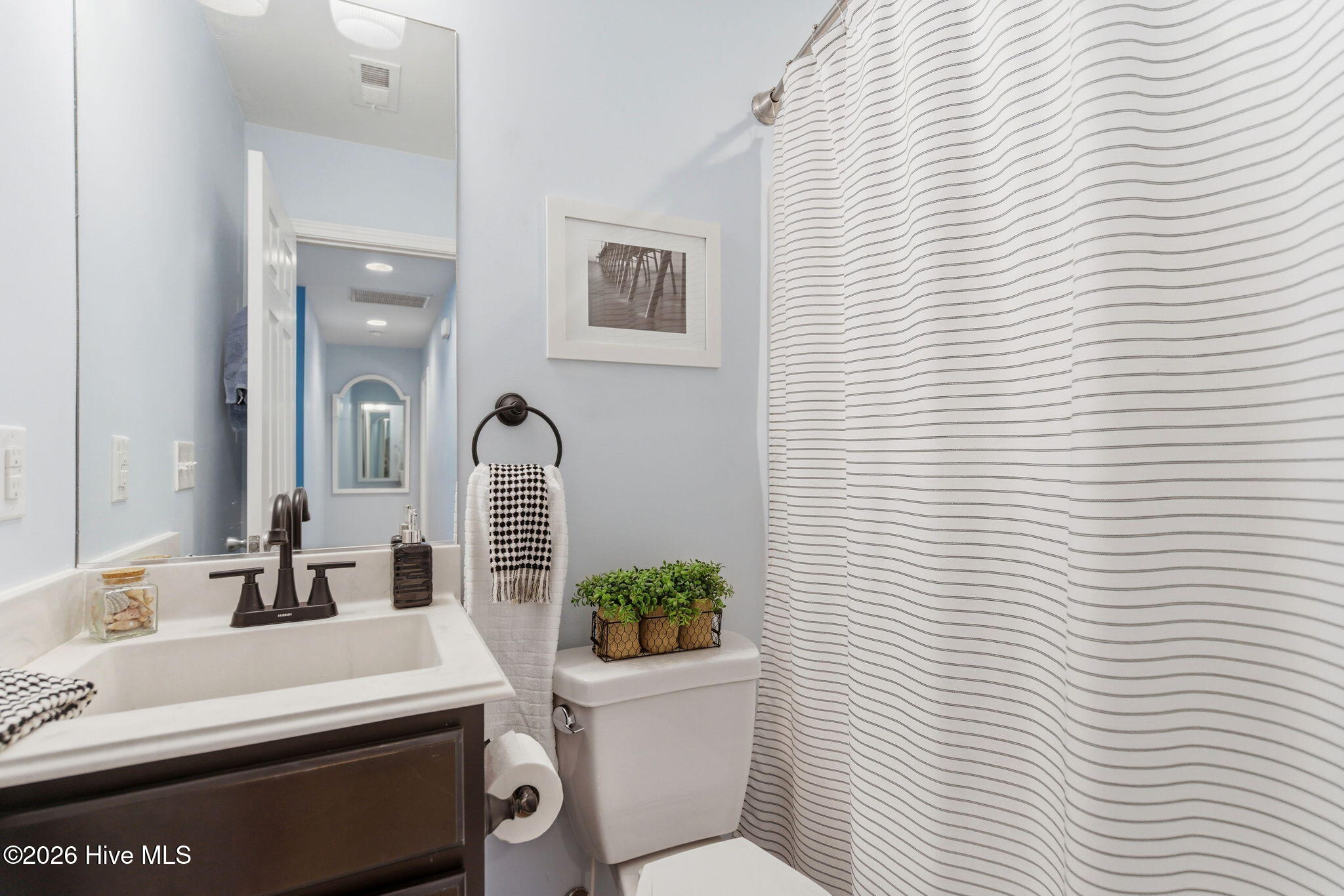 100570095 | Photo 26