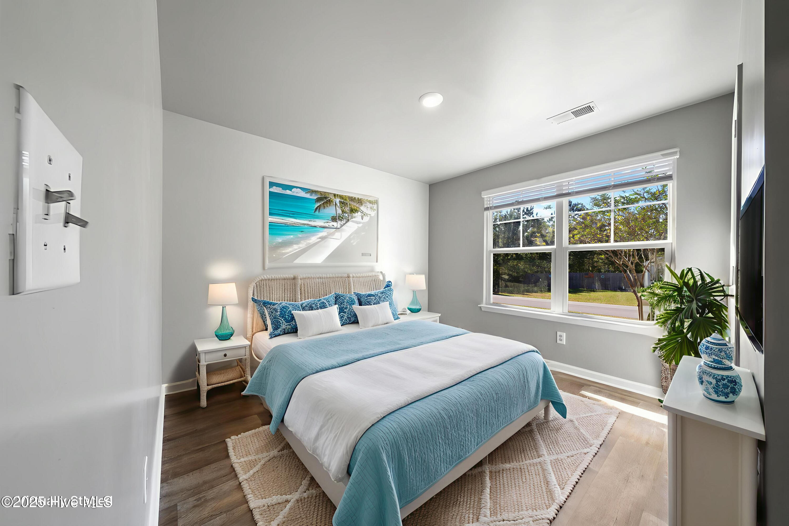 100538063 | Photo 10