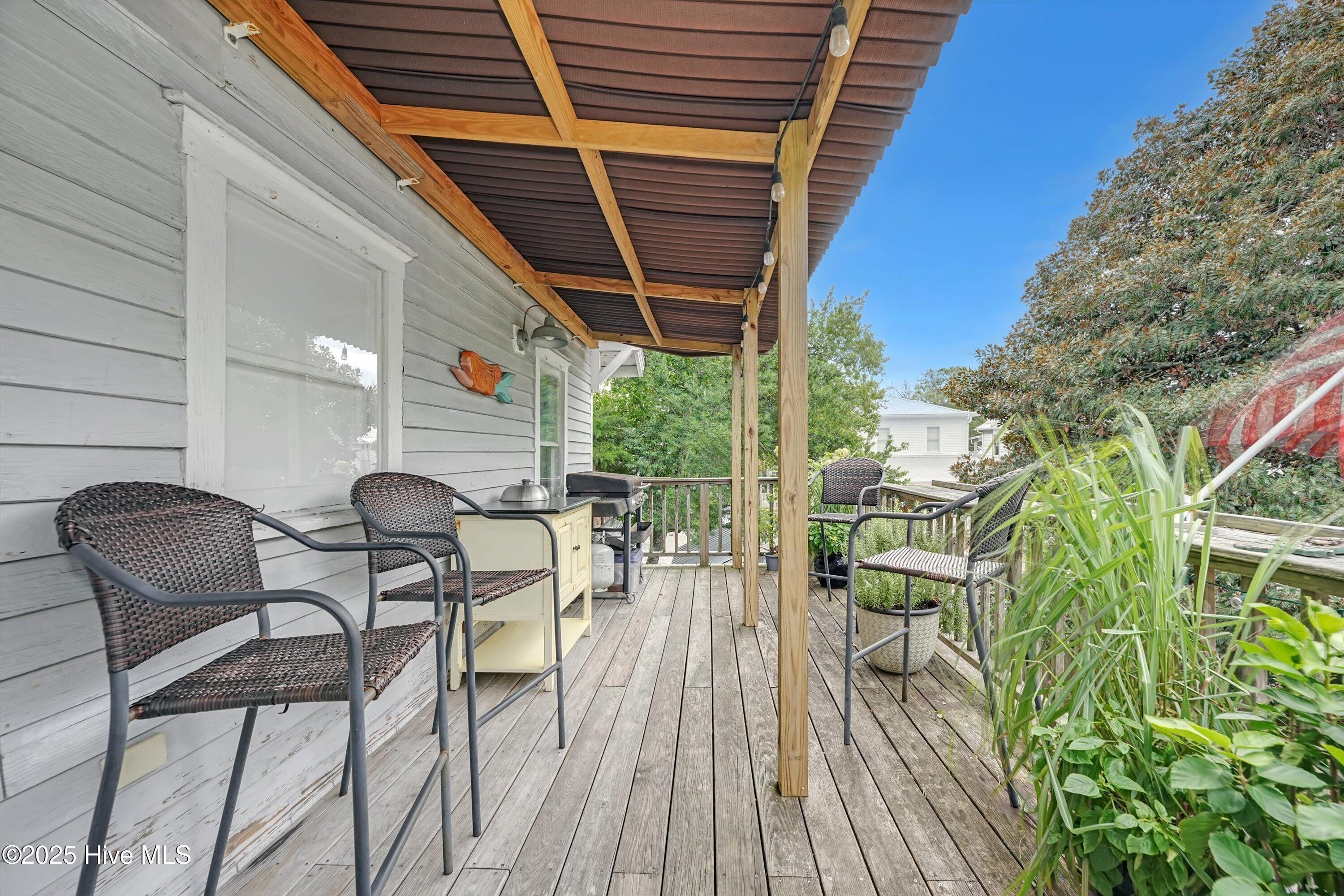 100530125 | Photo 38