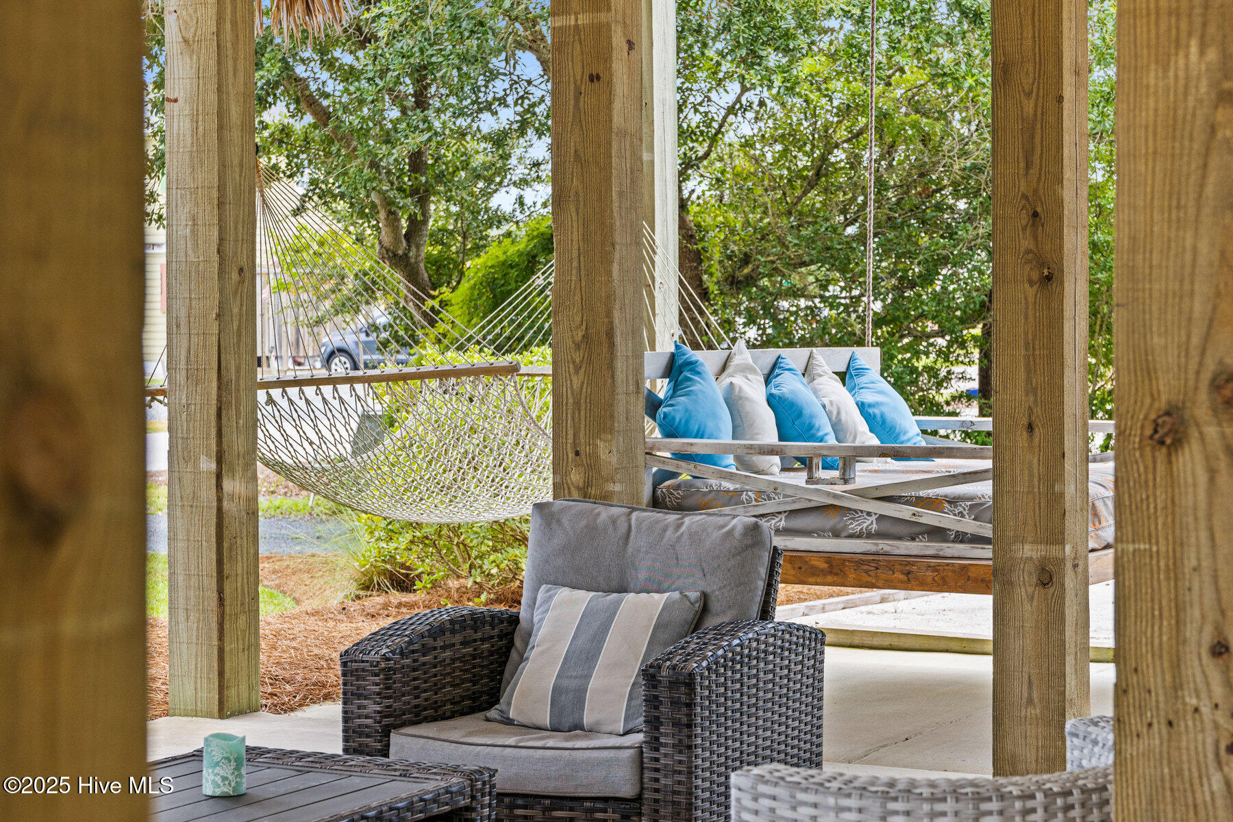 100523627 | Photo 43