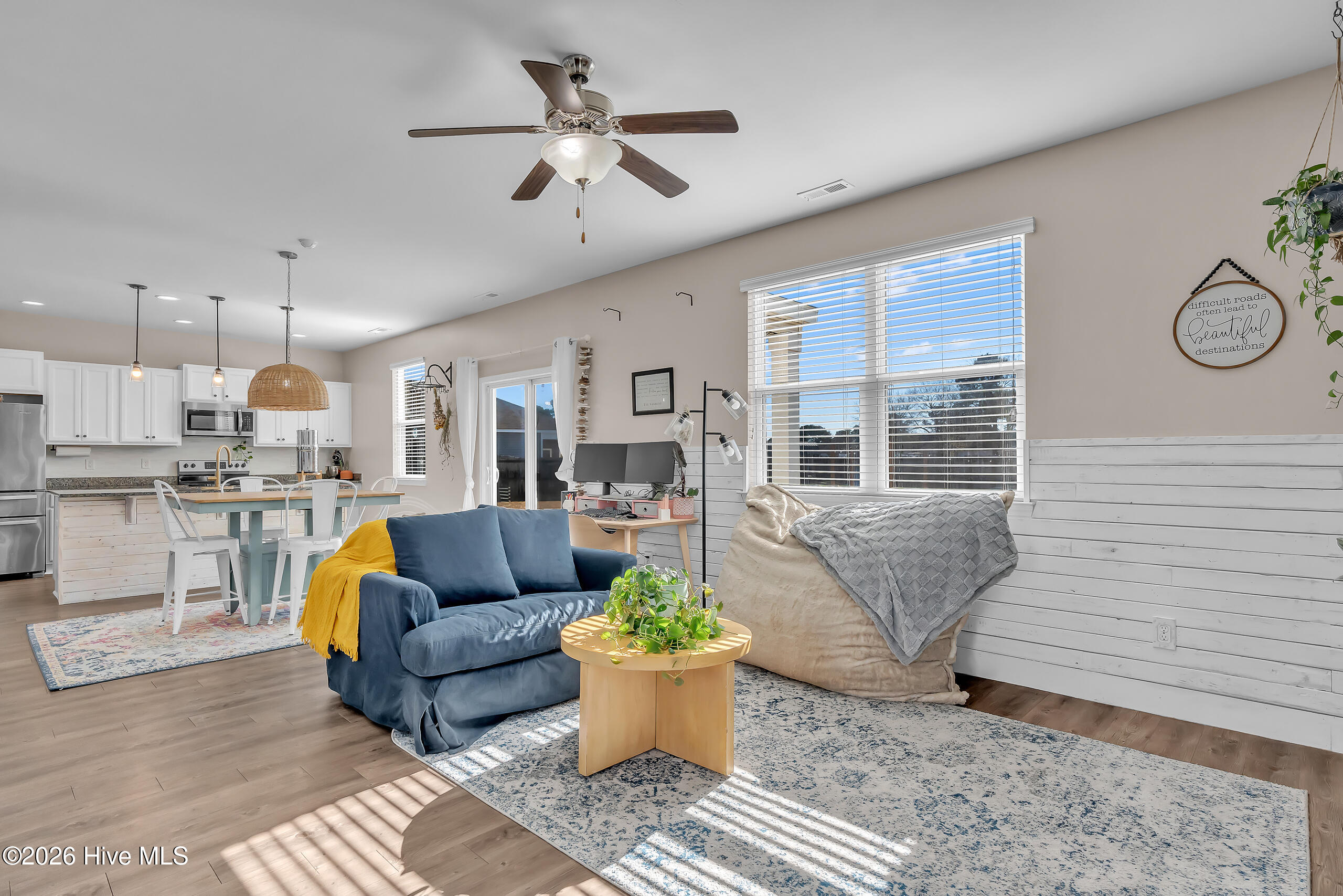 100551354 | Photo 11