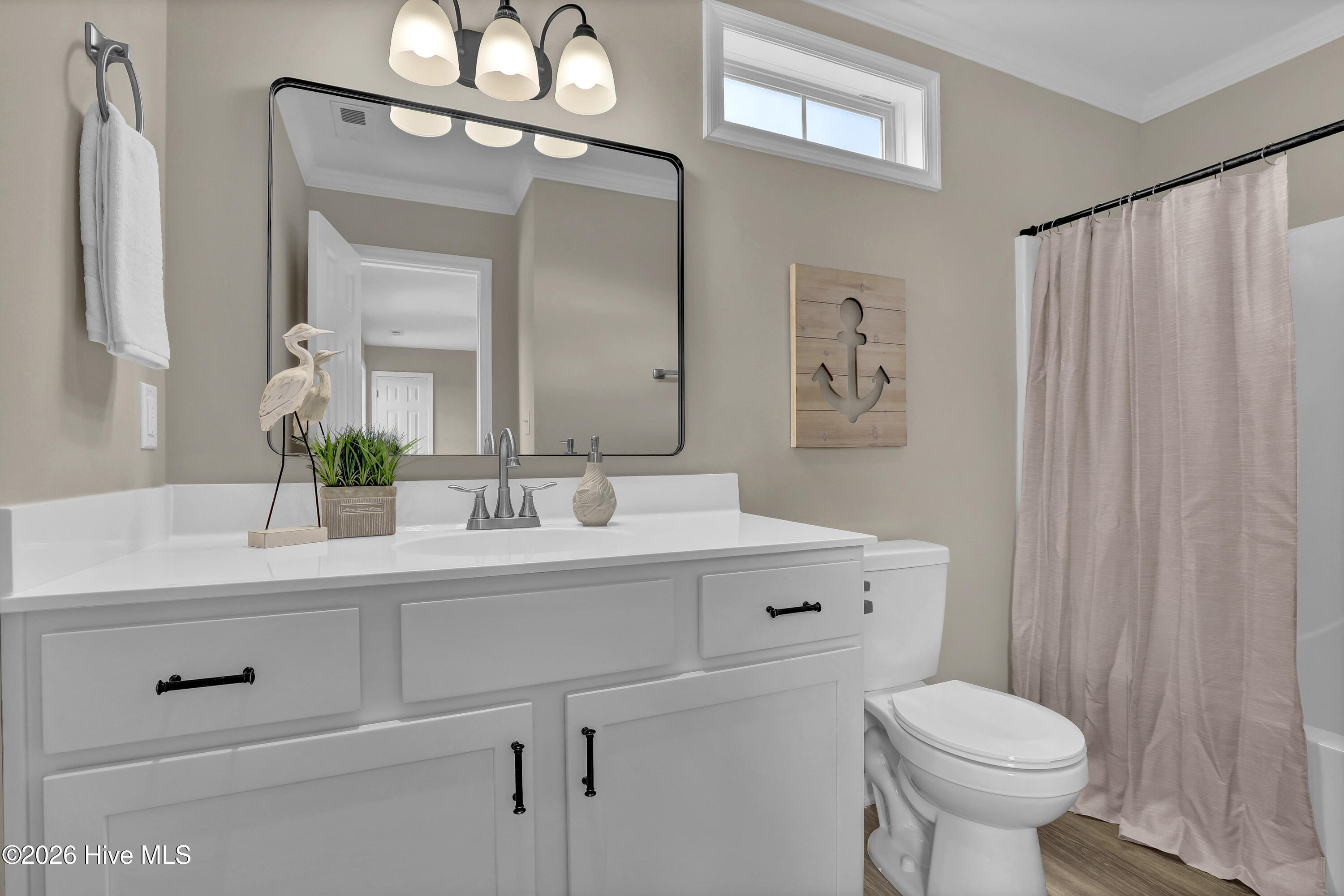 100556973 | Photo 25