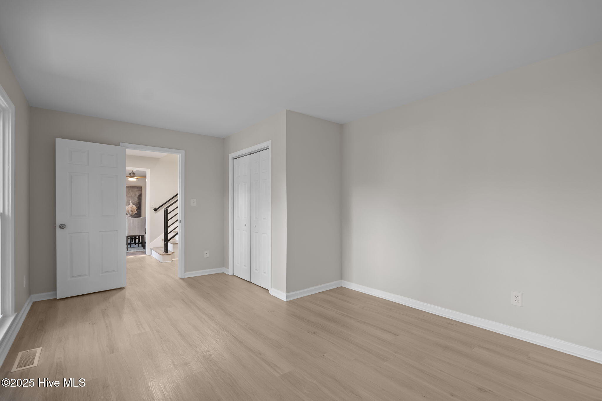 100527627 | Photo 30