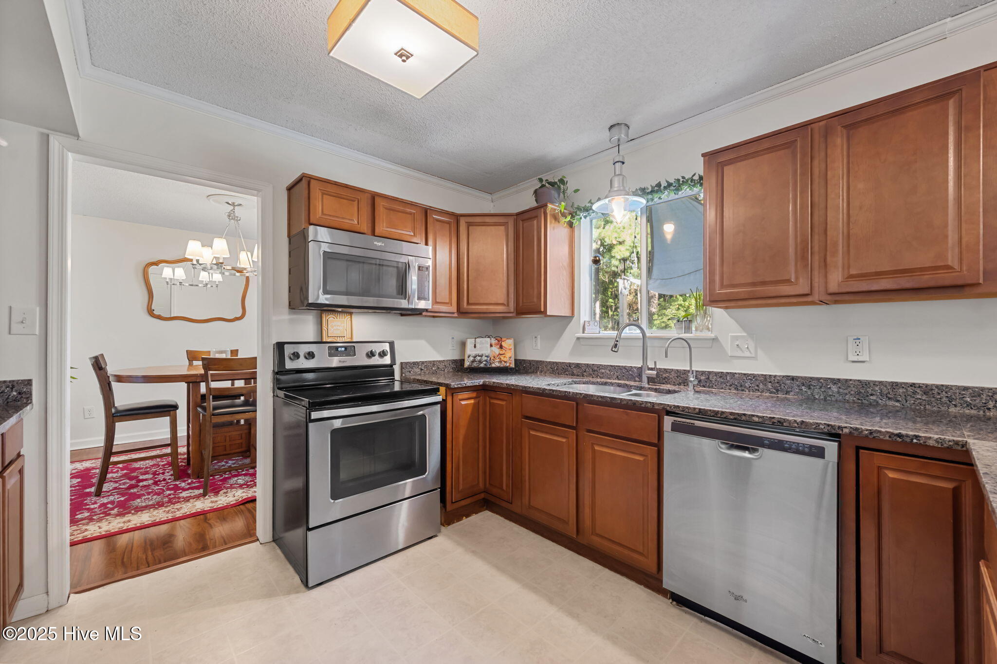 100539001 | Photo 13