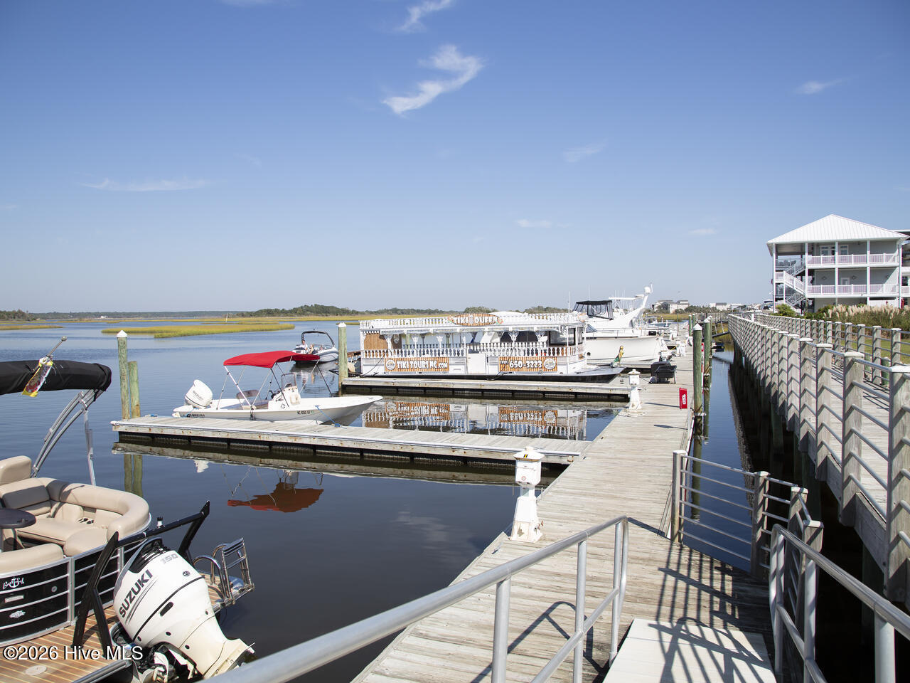 100488156 | Photo 35