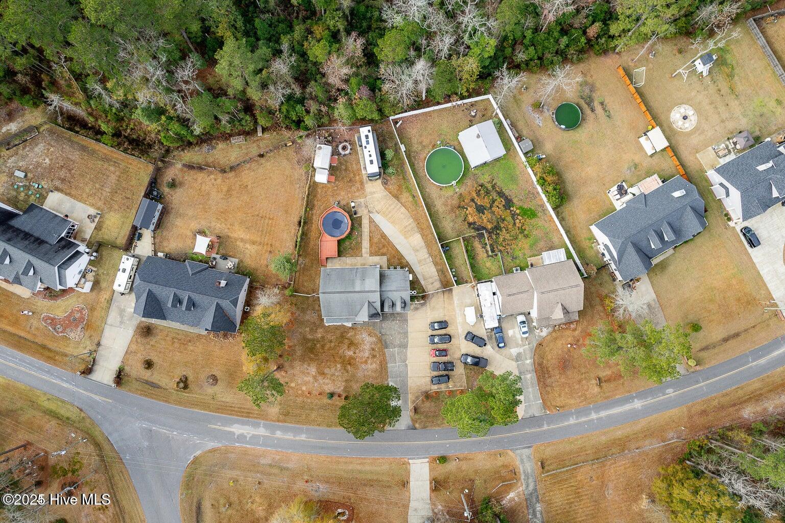 100540858 | Photo 33