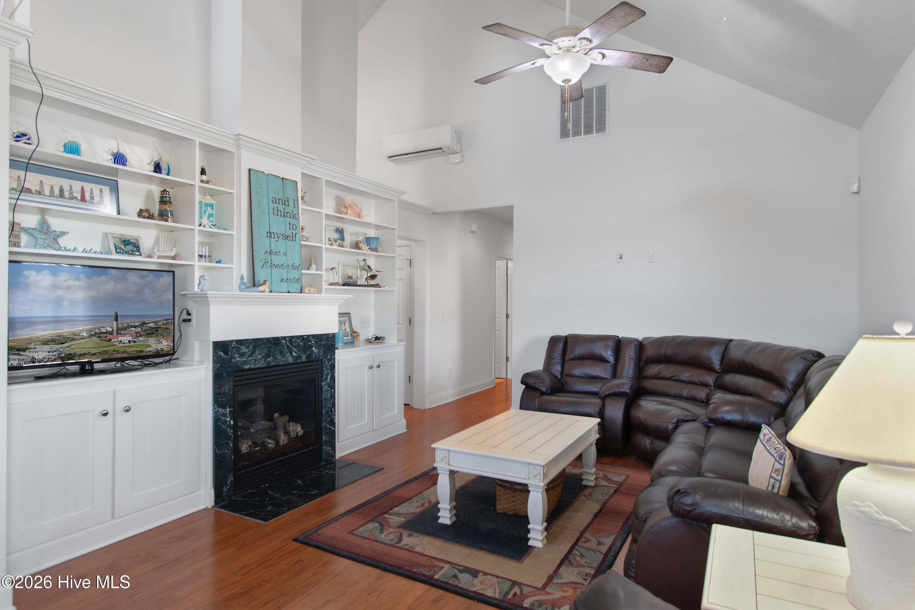 100552486 | Photo 15