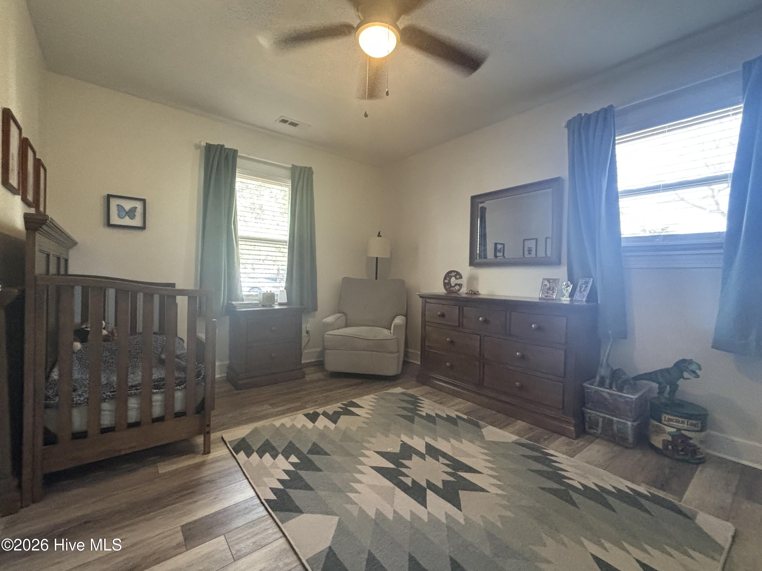 100565597 | Photo 12