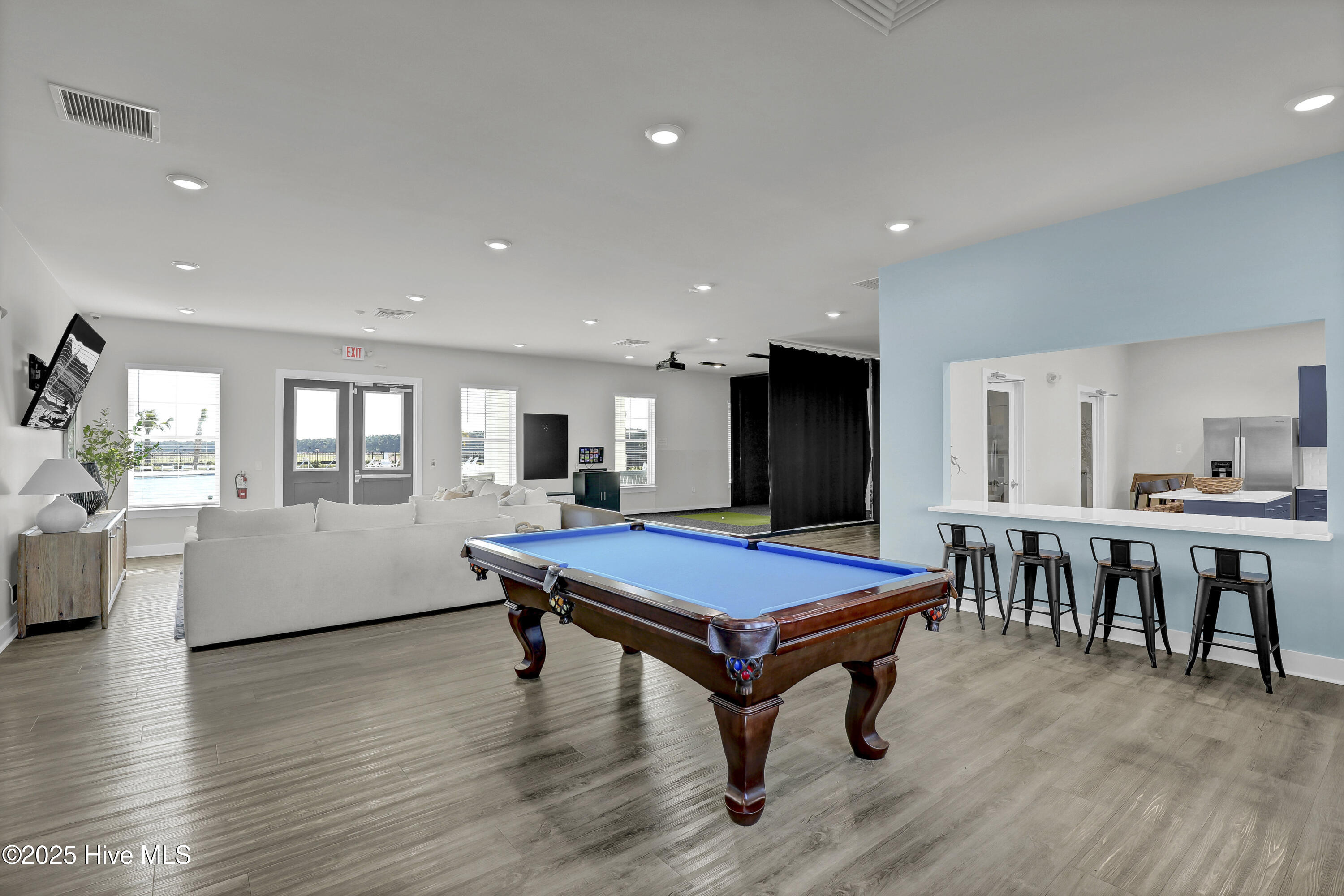 100536874 | Photo 26