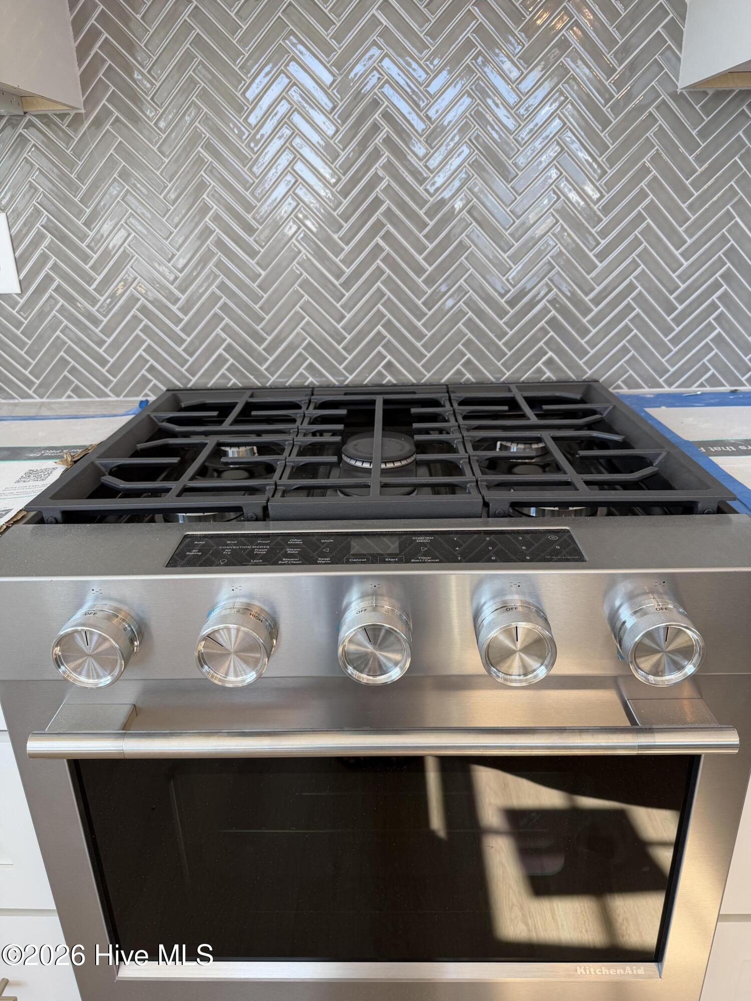 100559607 | Photo 21