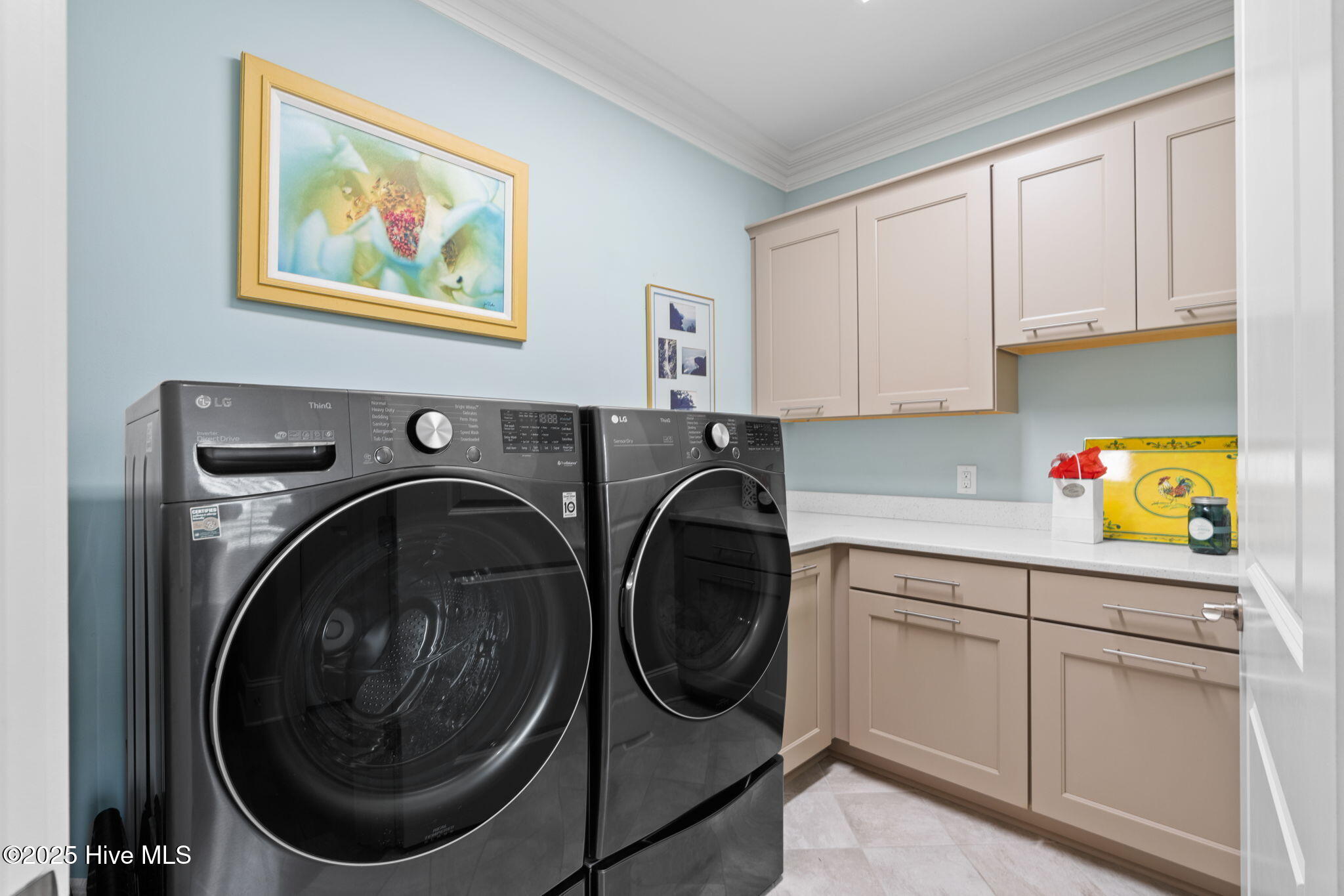 100562401 | Photo 62