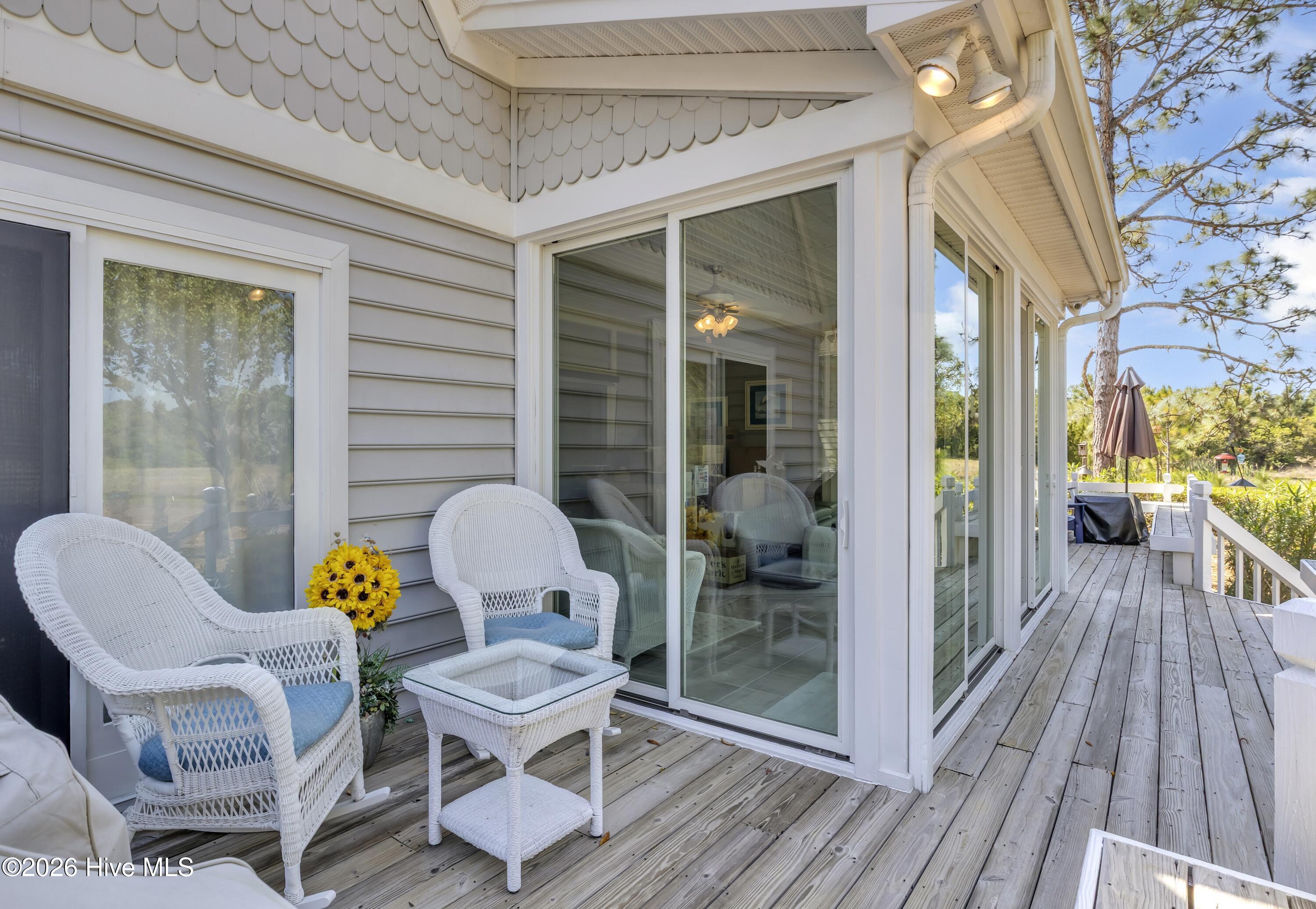 100566160 | Photo 42