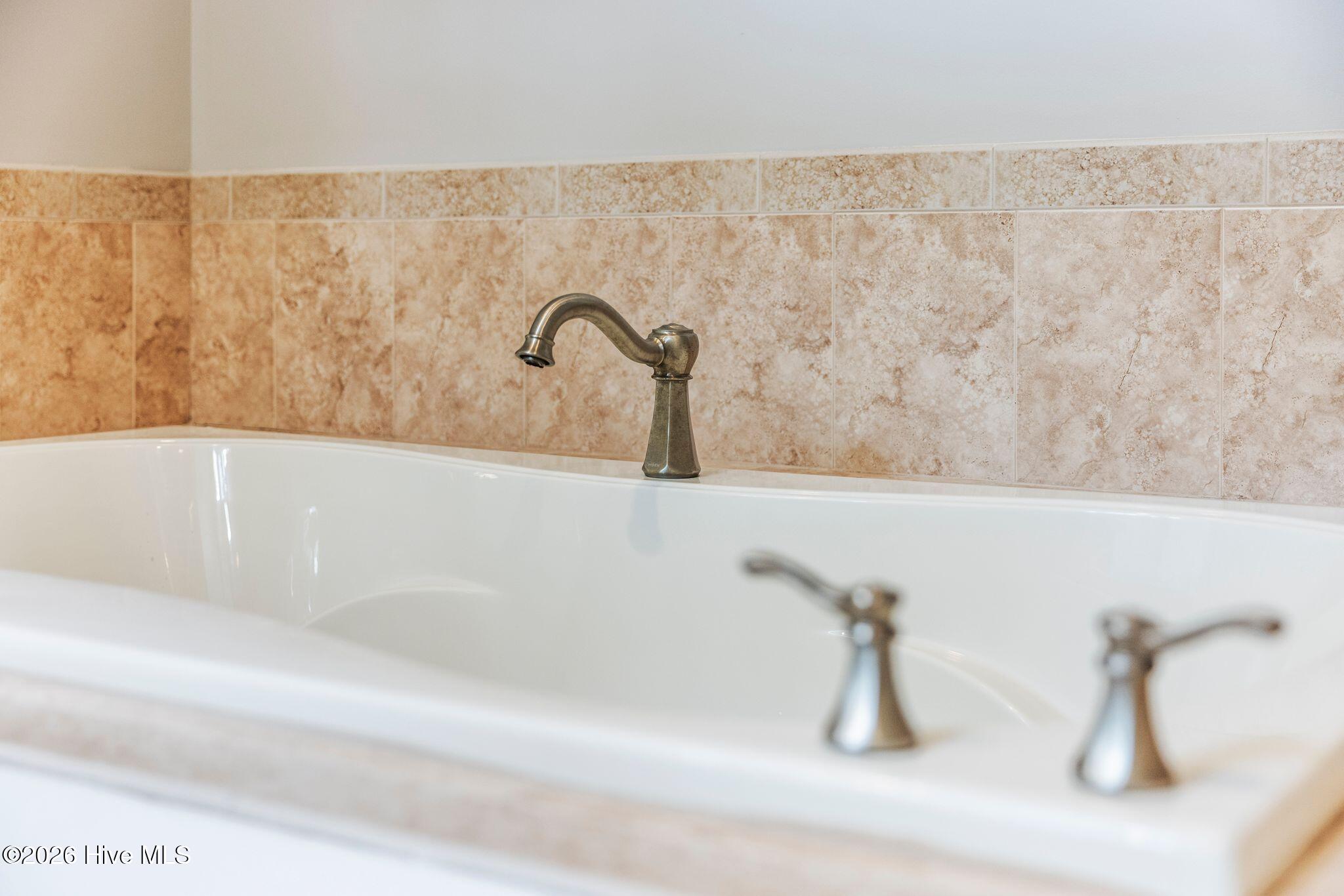 100553307 | Photo 52