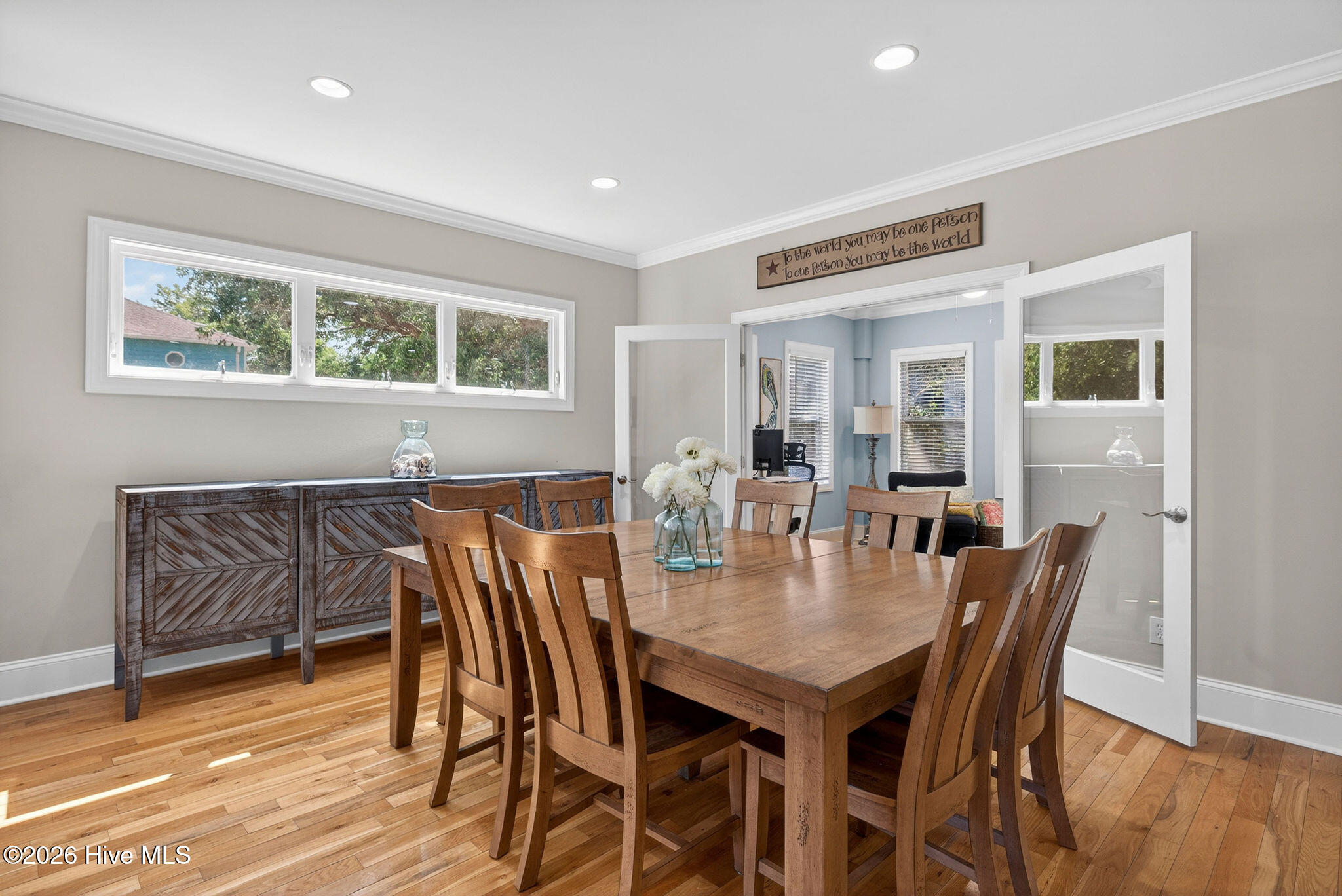 100570117 | Photo 18