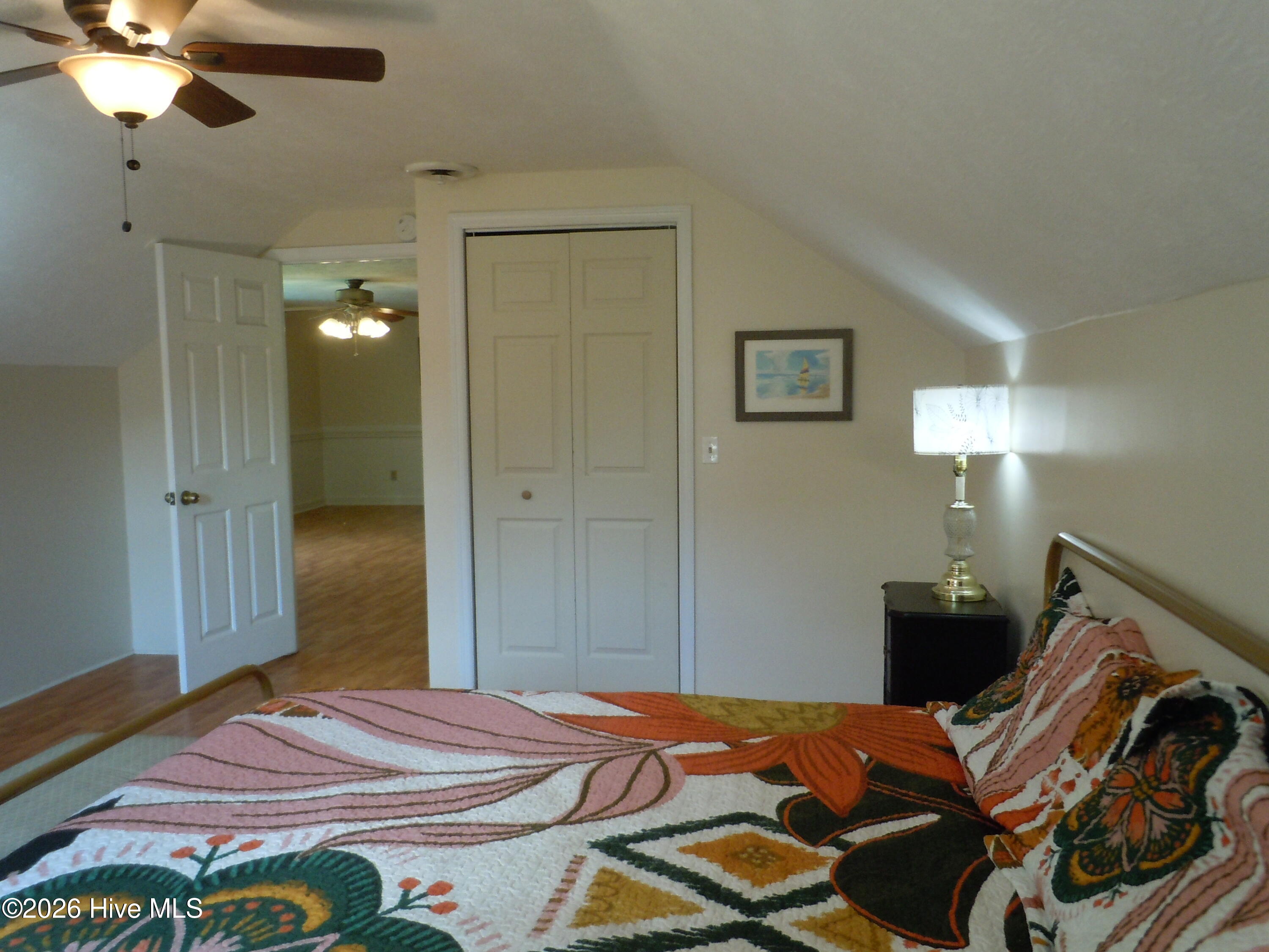 100565129 | Photo 50