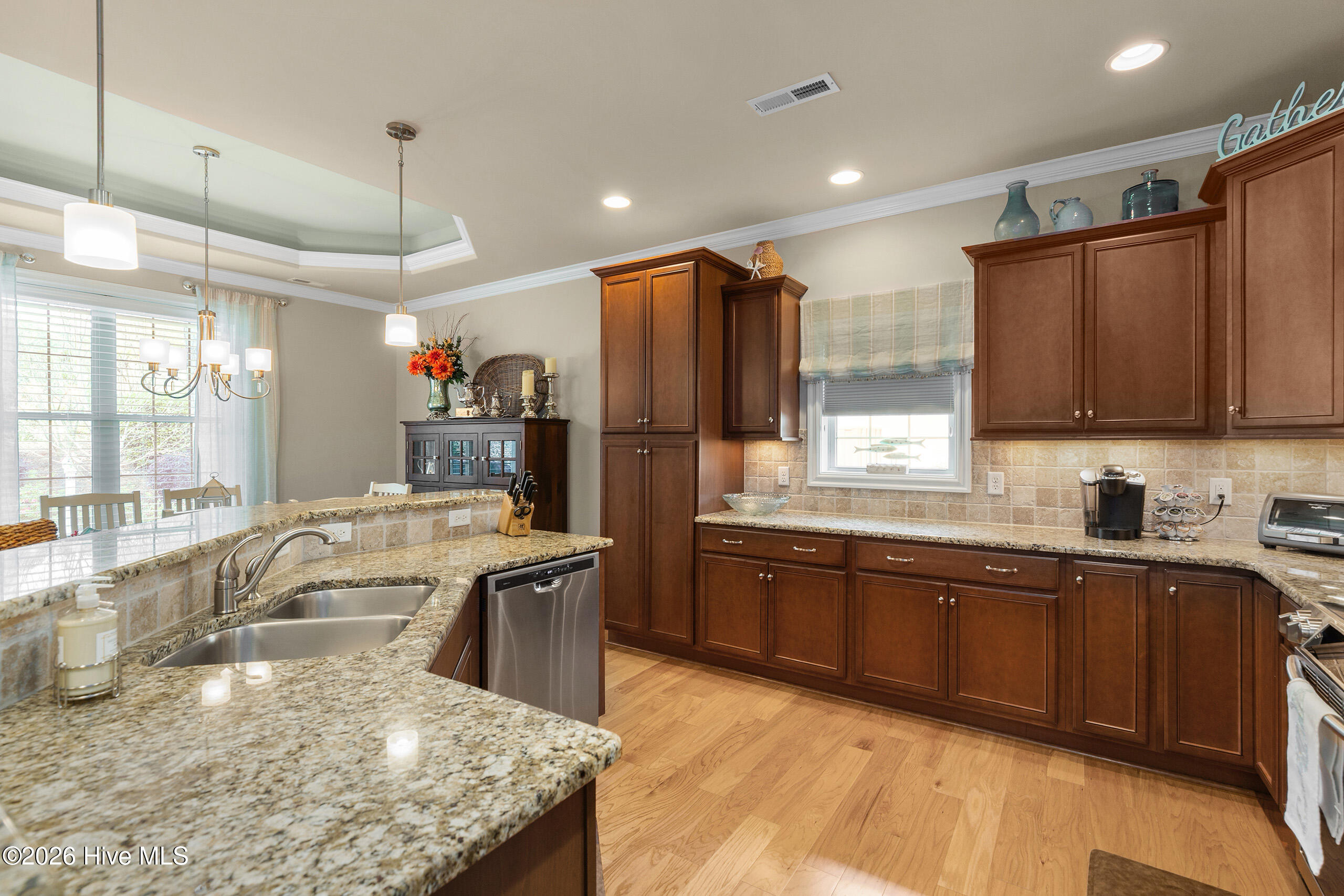 100567107 | Photo 18