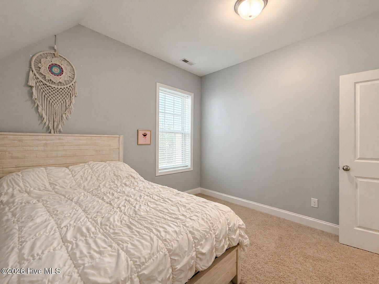 100569259 | Photo 48