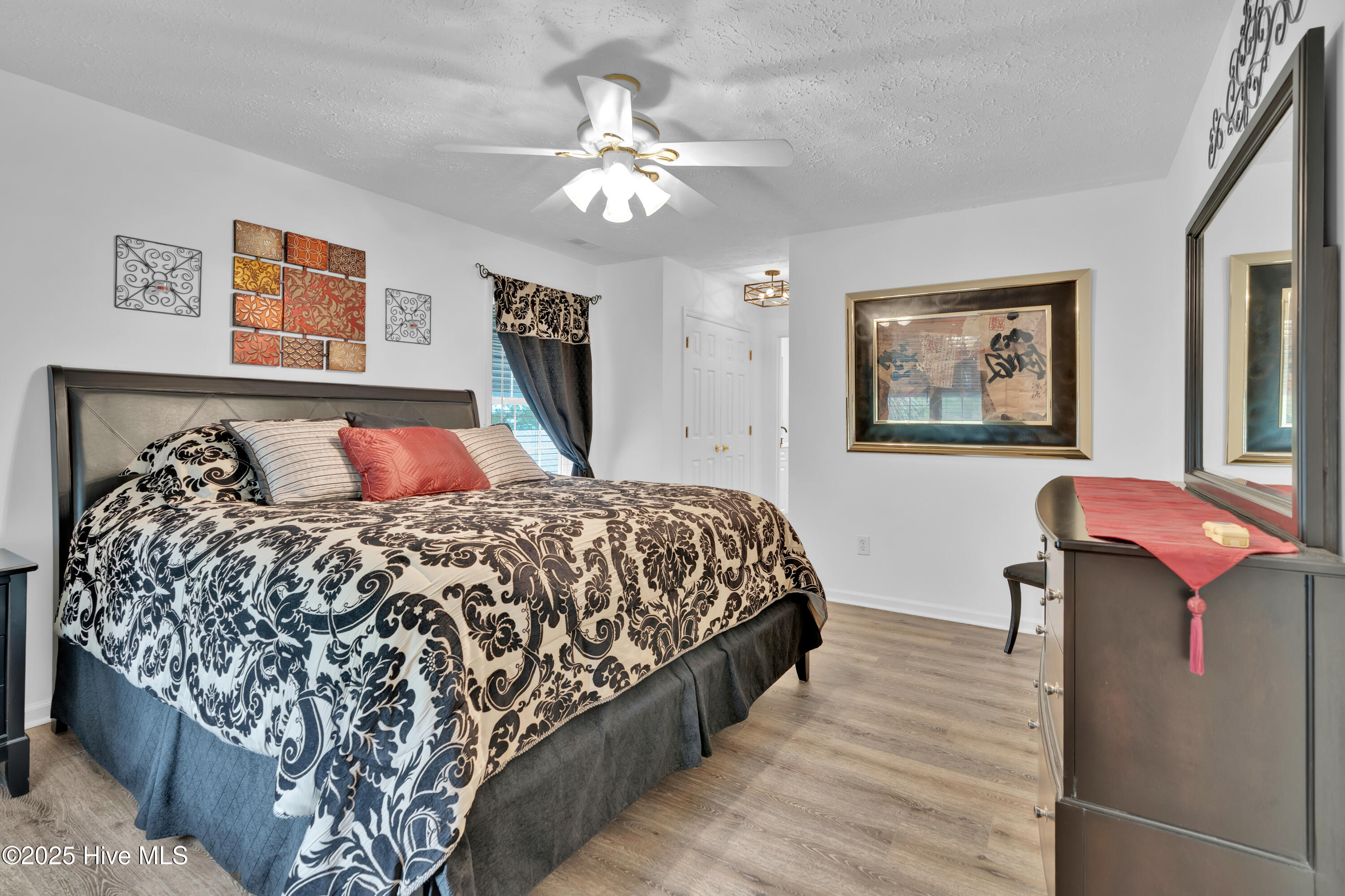 100530554 | Photo 27