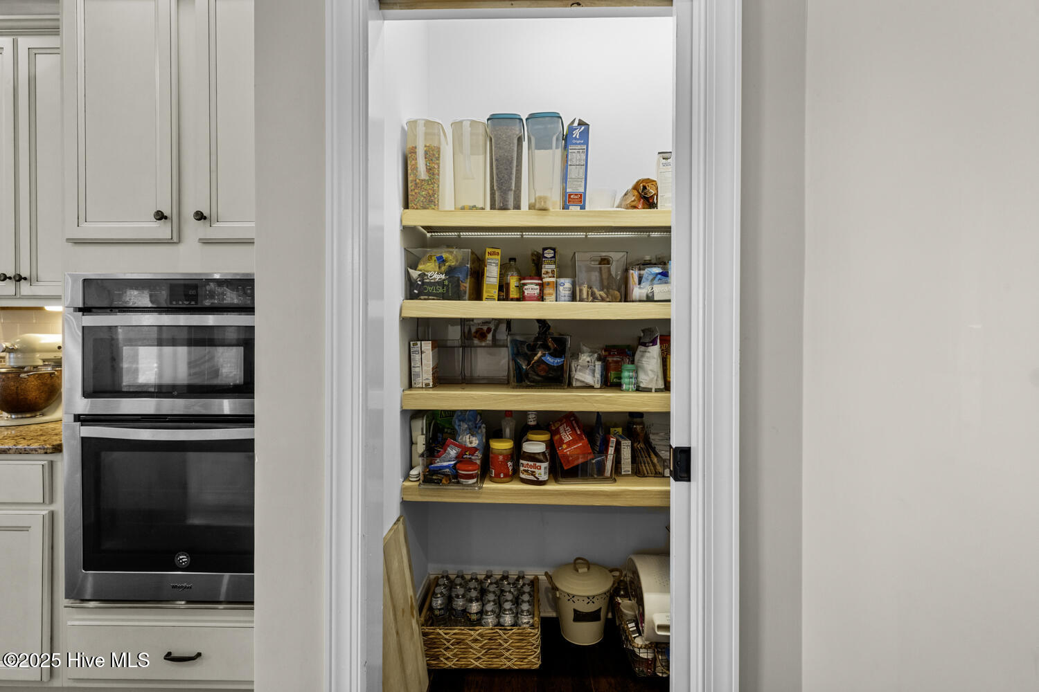 100530635 | Photo 17