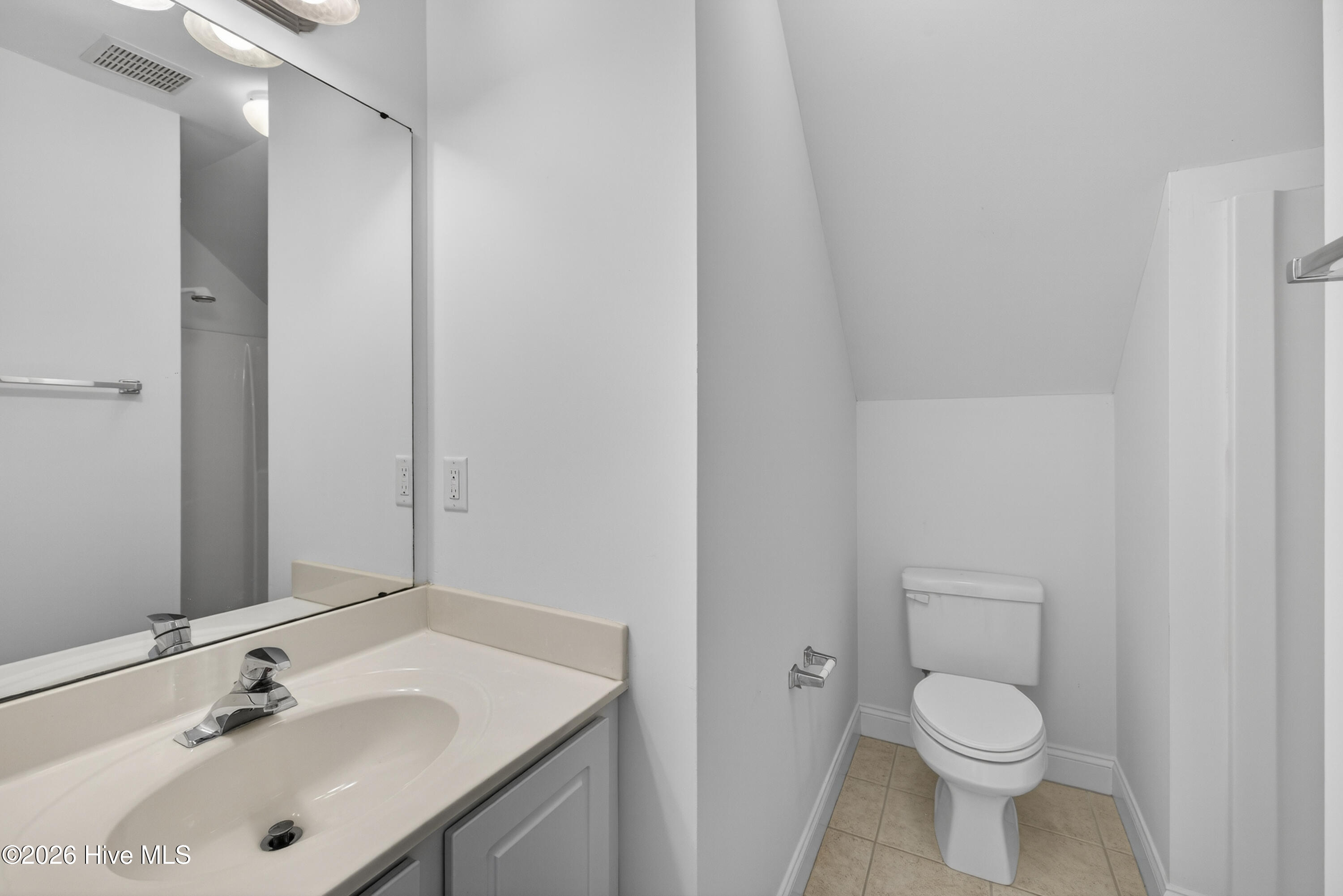 100563157 | Photo 24