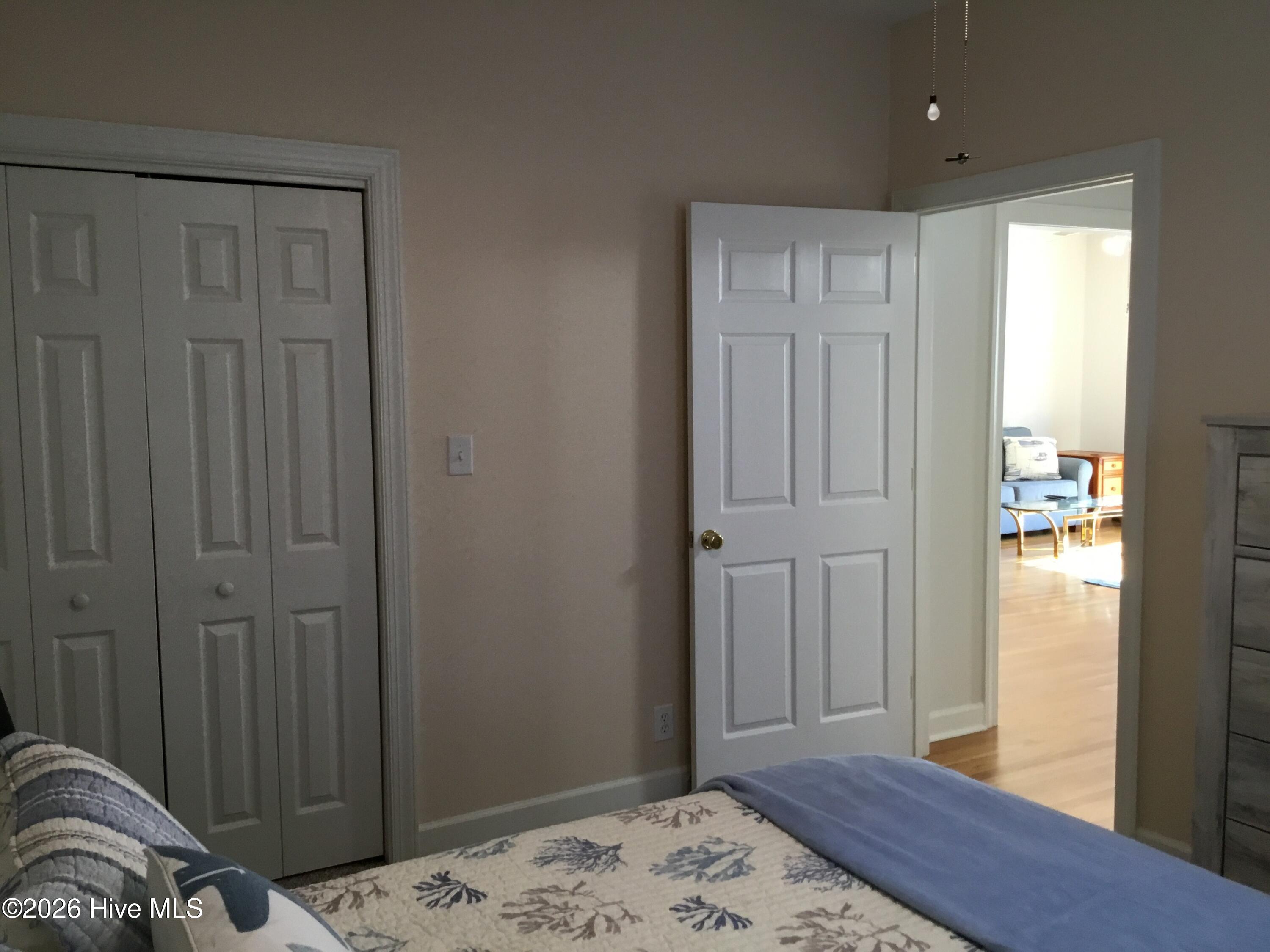 100560838 | Photo 14