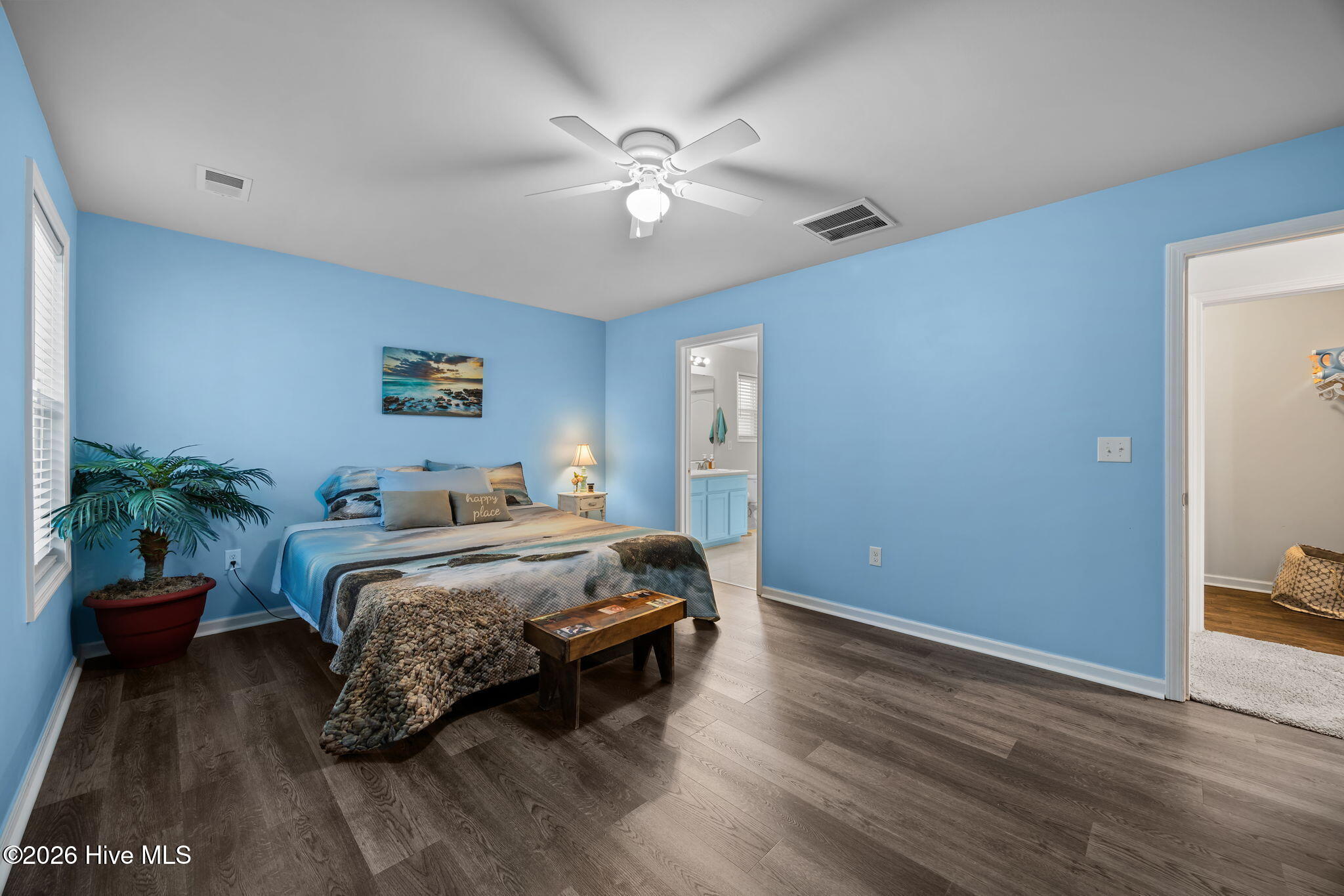 100551774 | Photo 22