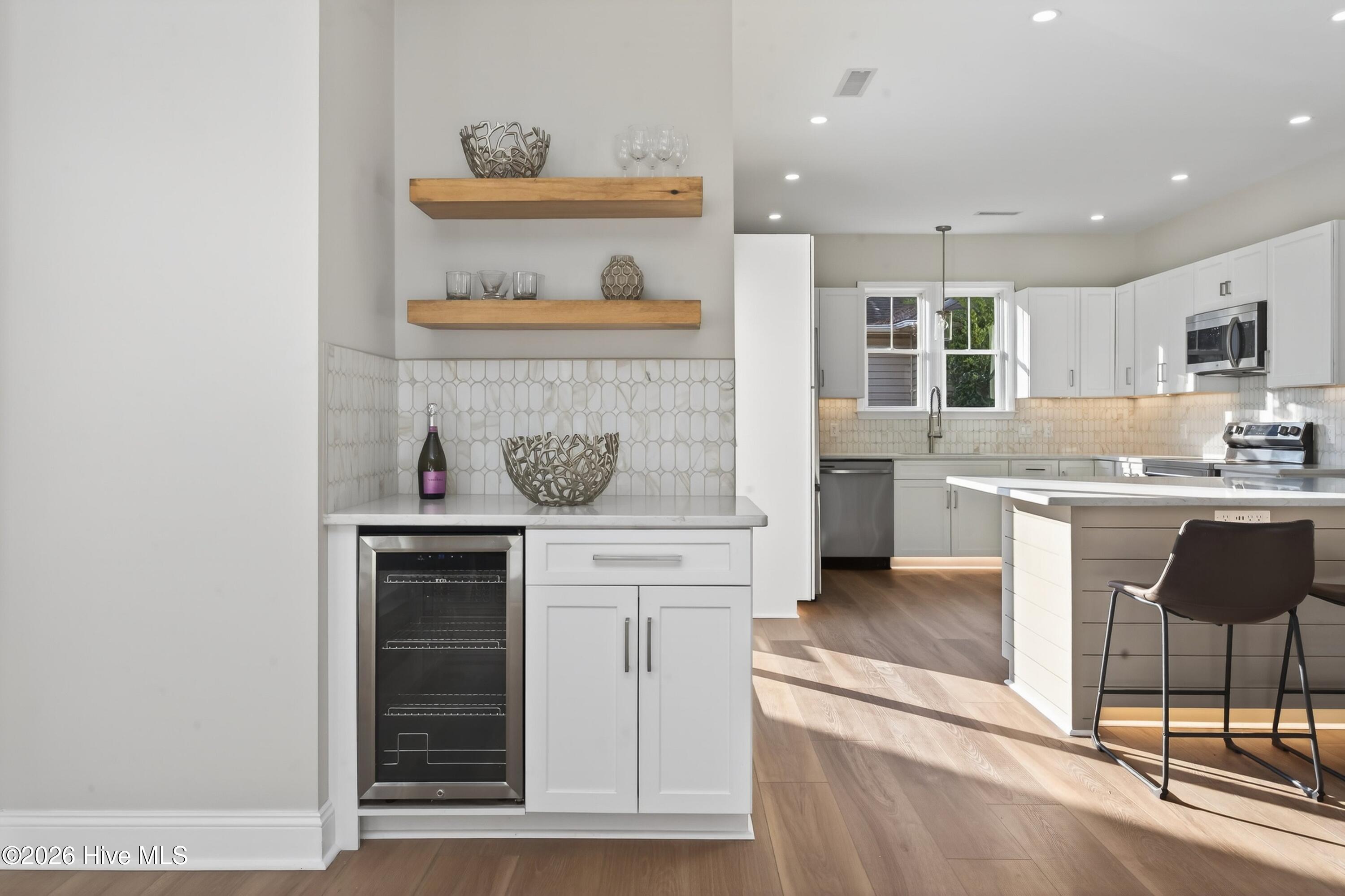 100553839 | Photo 17