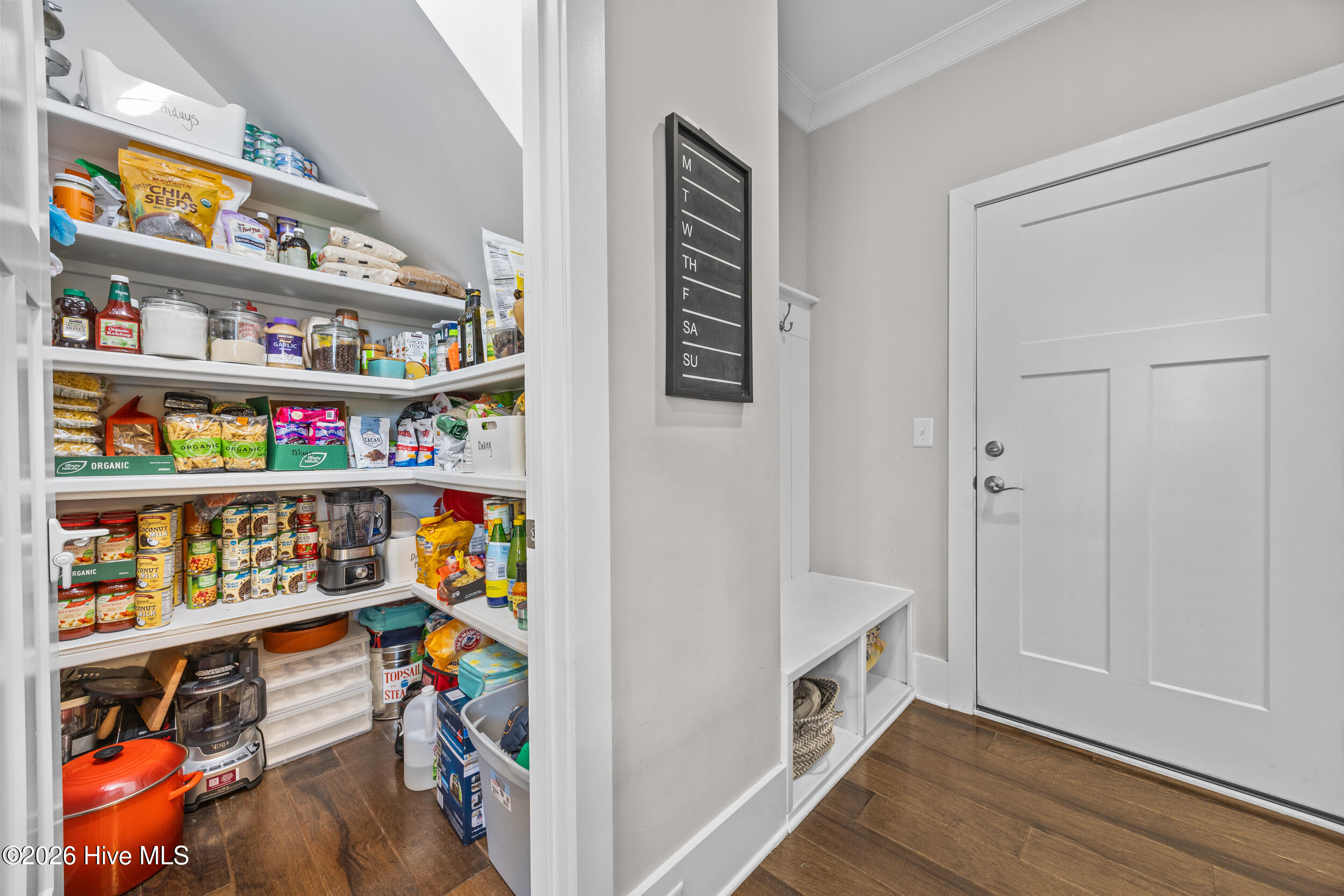 100551925 | Photo 18