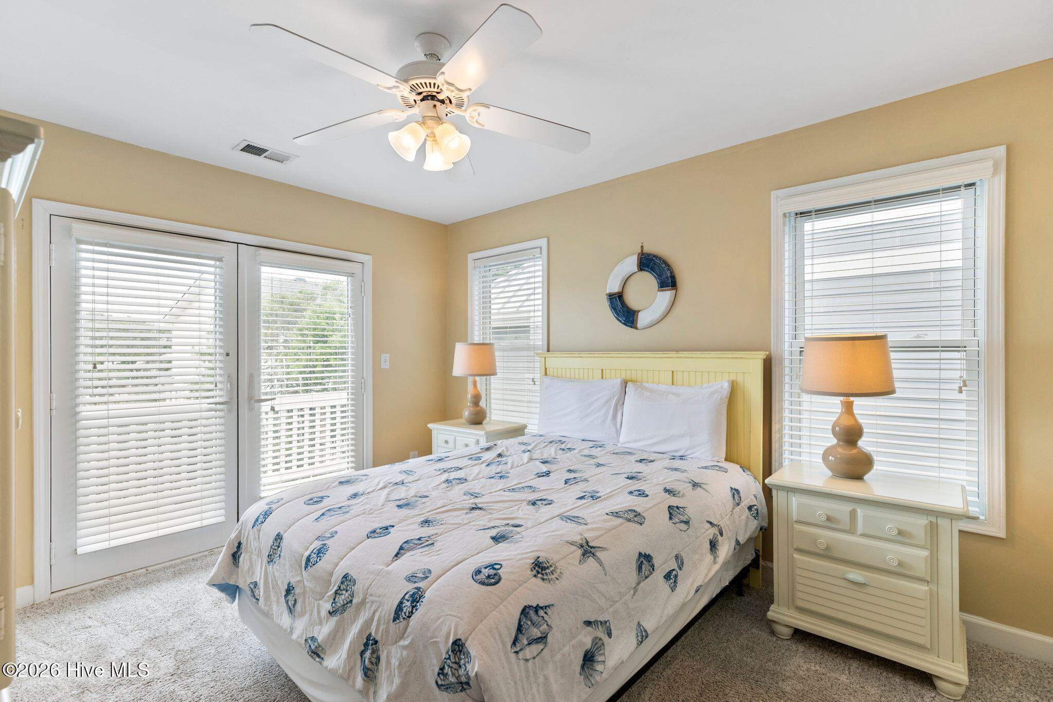 100570292 | Photo 42