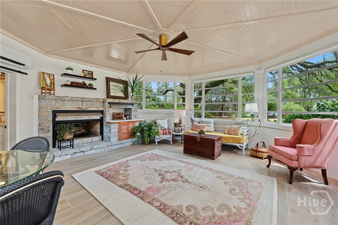 Cottage with panoramic views and full bath, great for guest space, office, yoga studio, or play house.