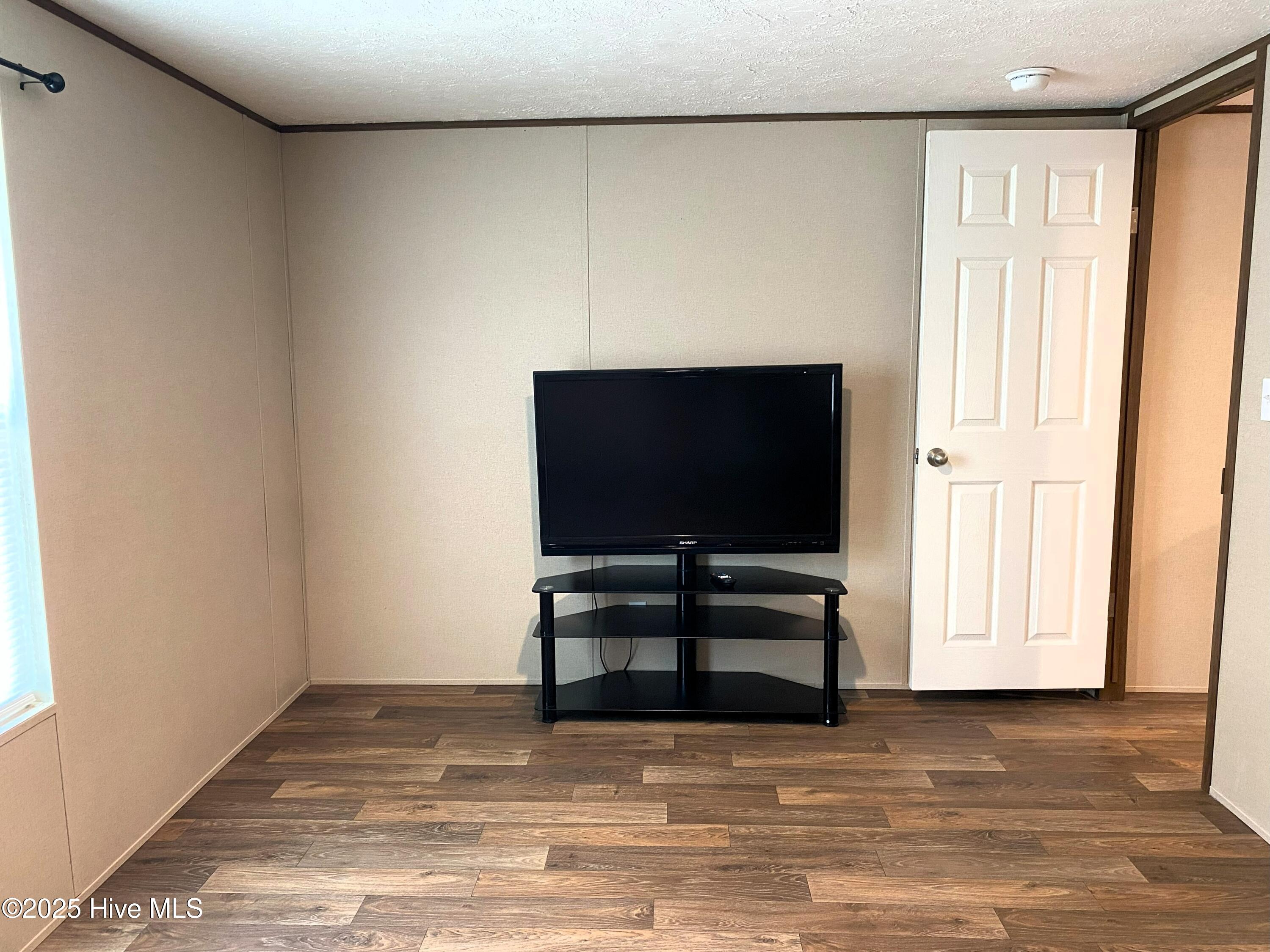 100548374 | Photo 19