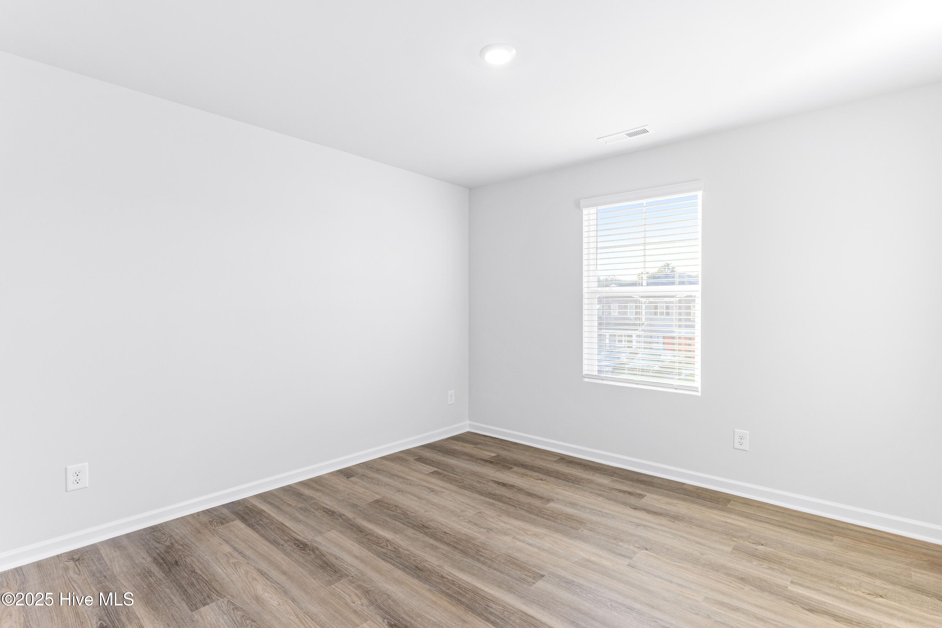 100538178 | Photo 15