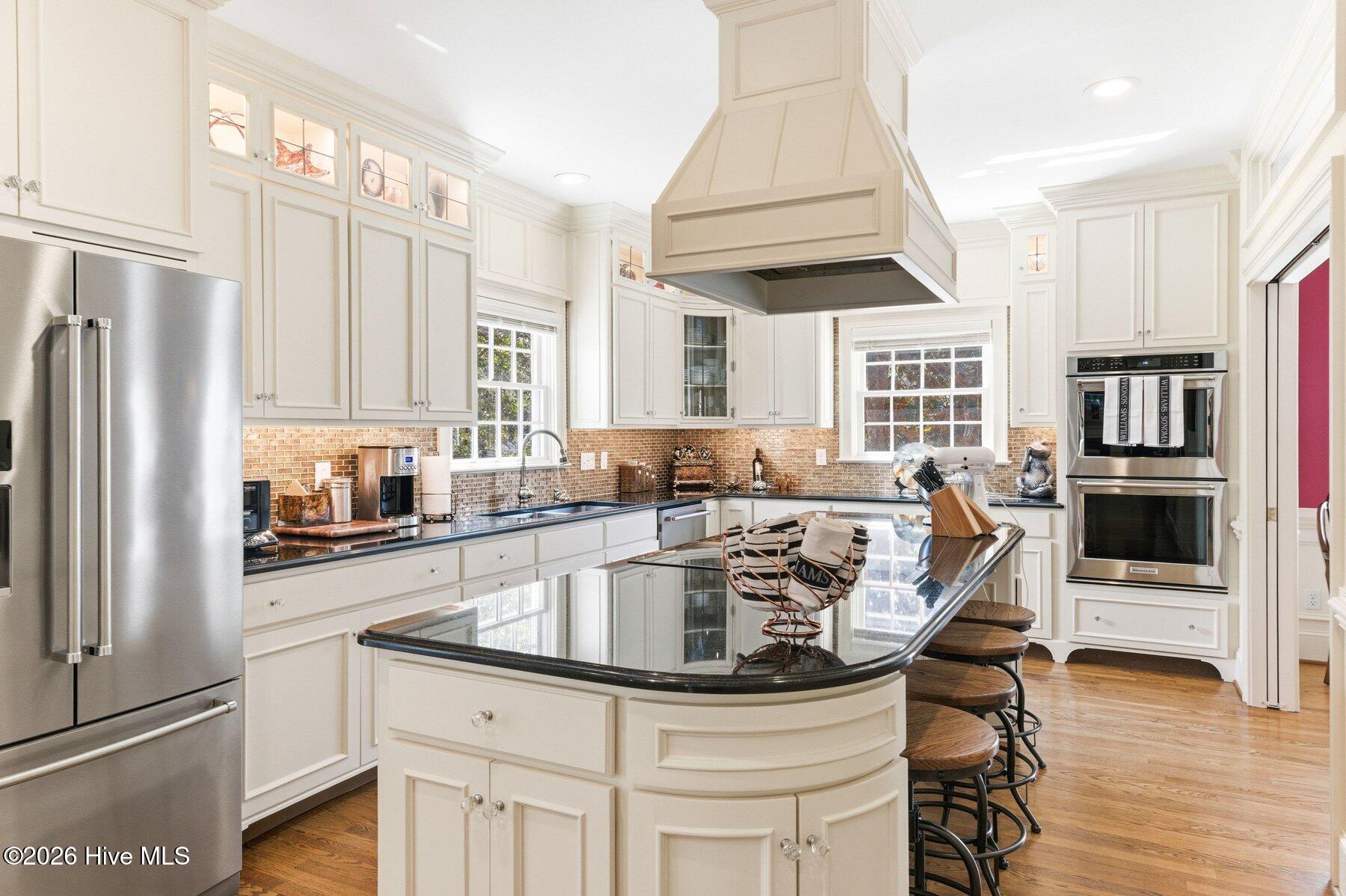 100562414 | Photo 11