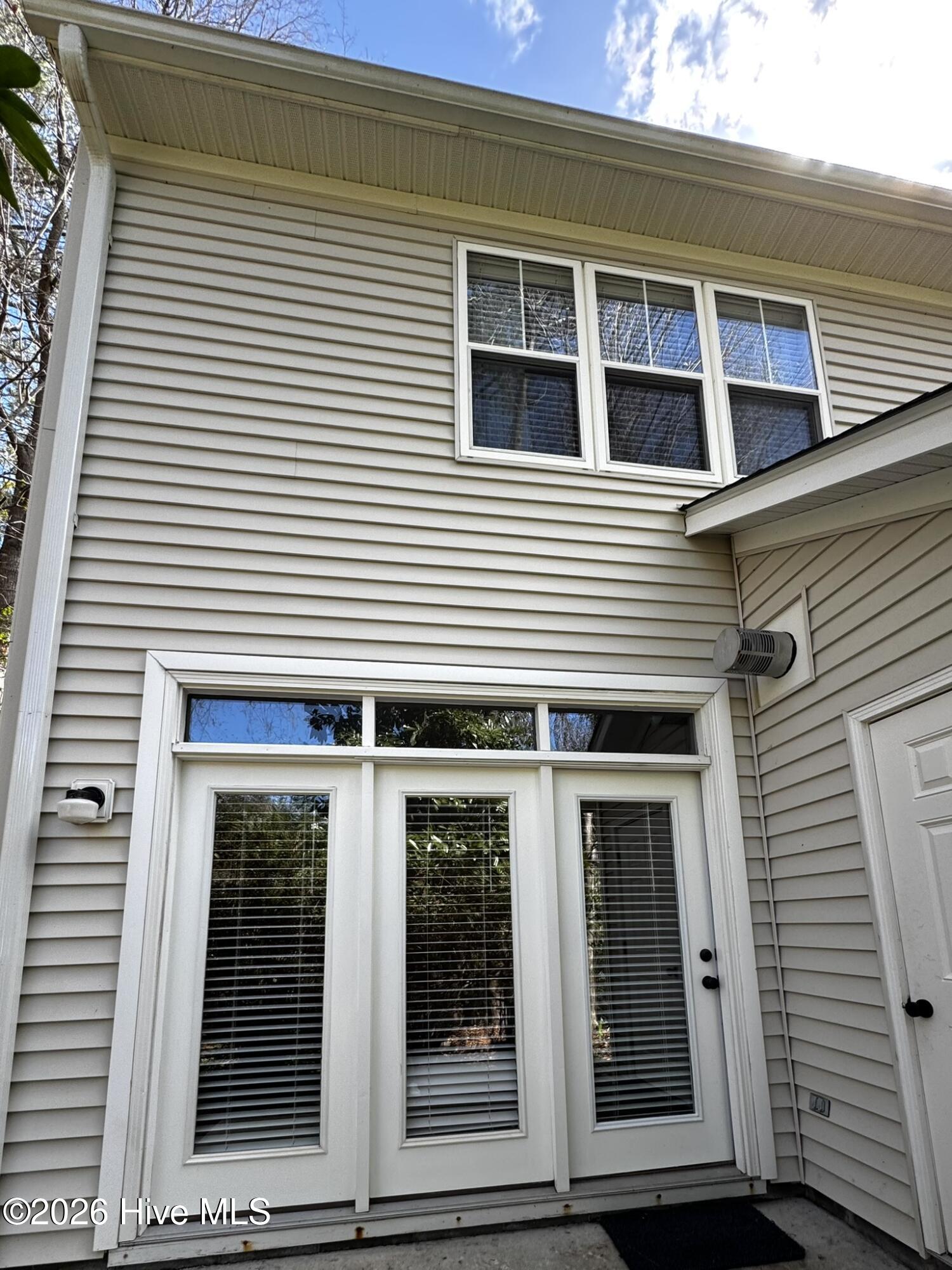 100550960 | Photo 18