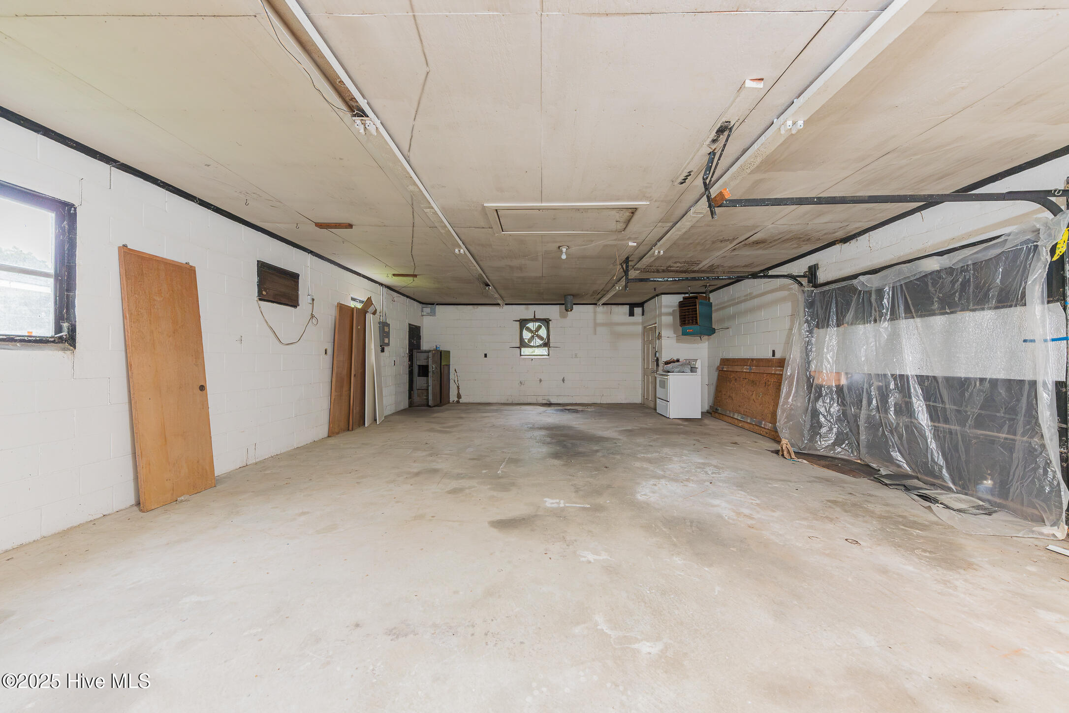 100523491 | Photo 39