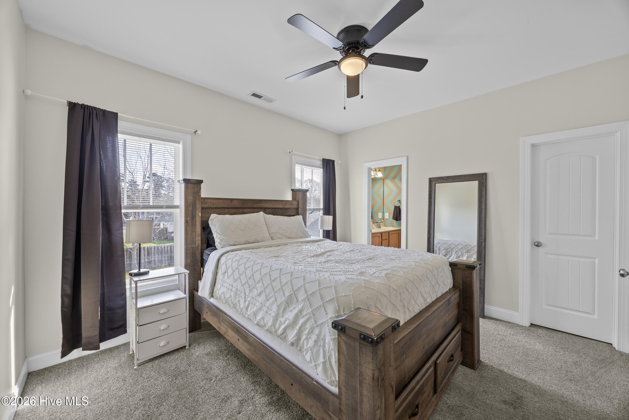 100564548 | Photo 14