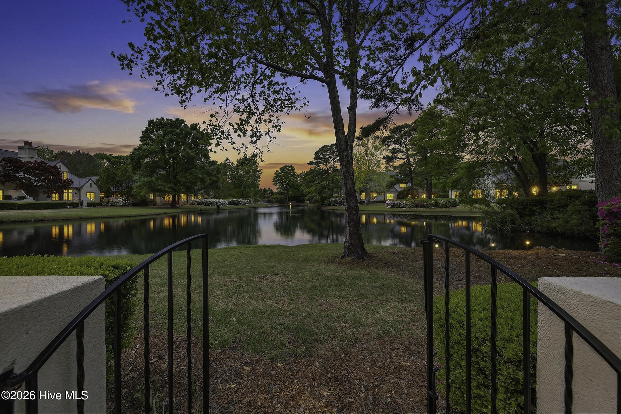 100565960 | Photo 17