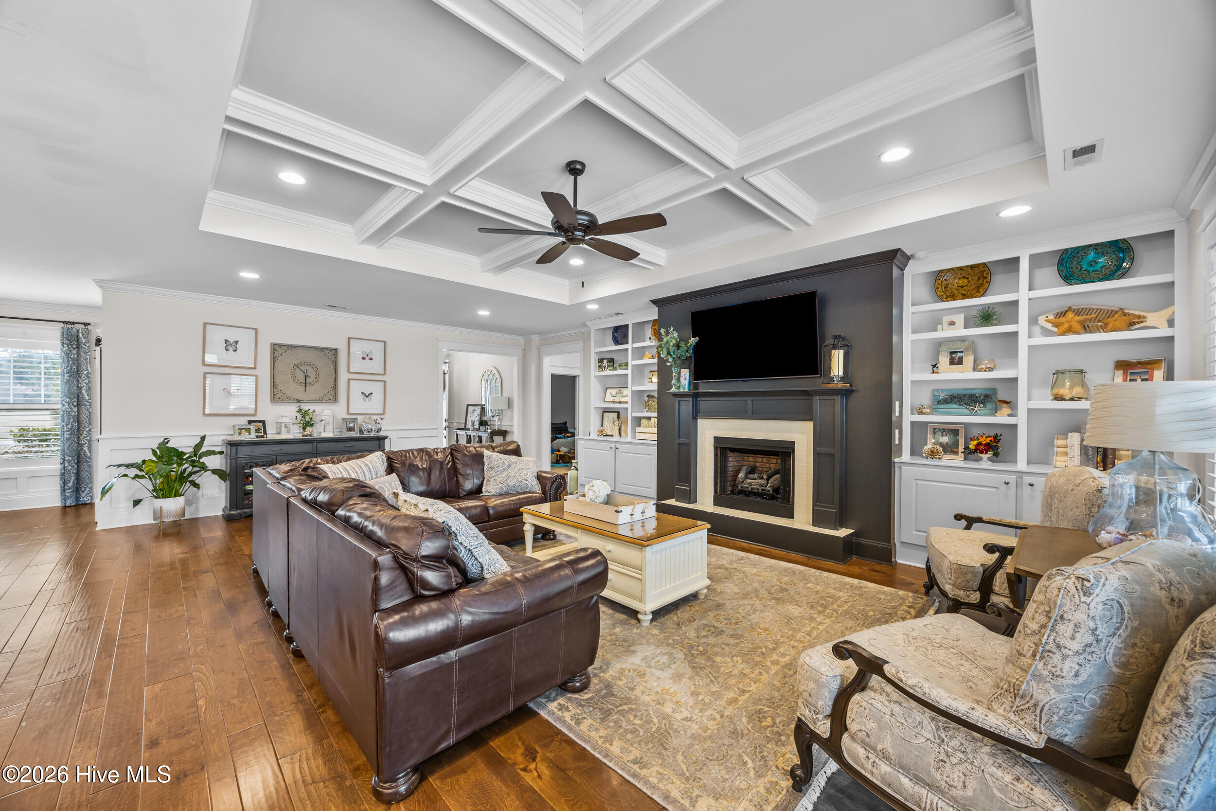 100562182 | Photo 17