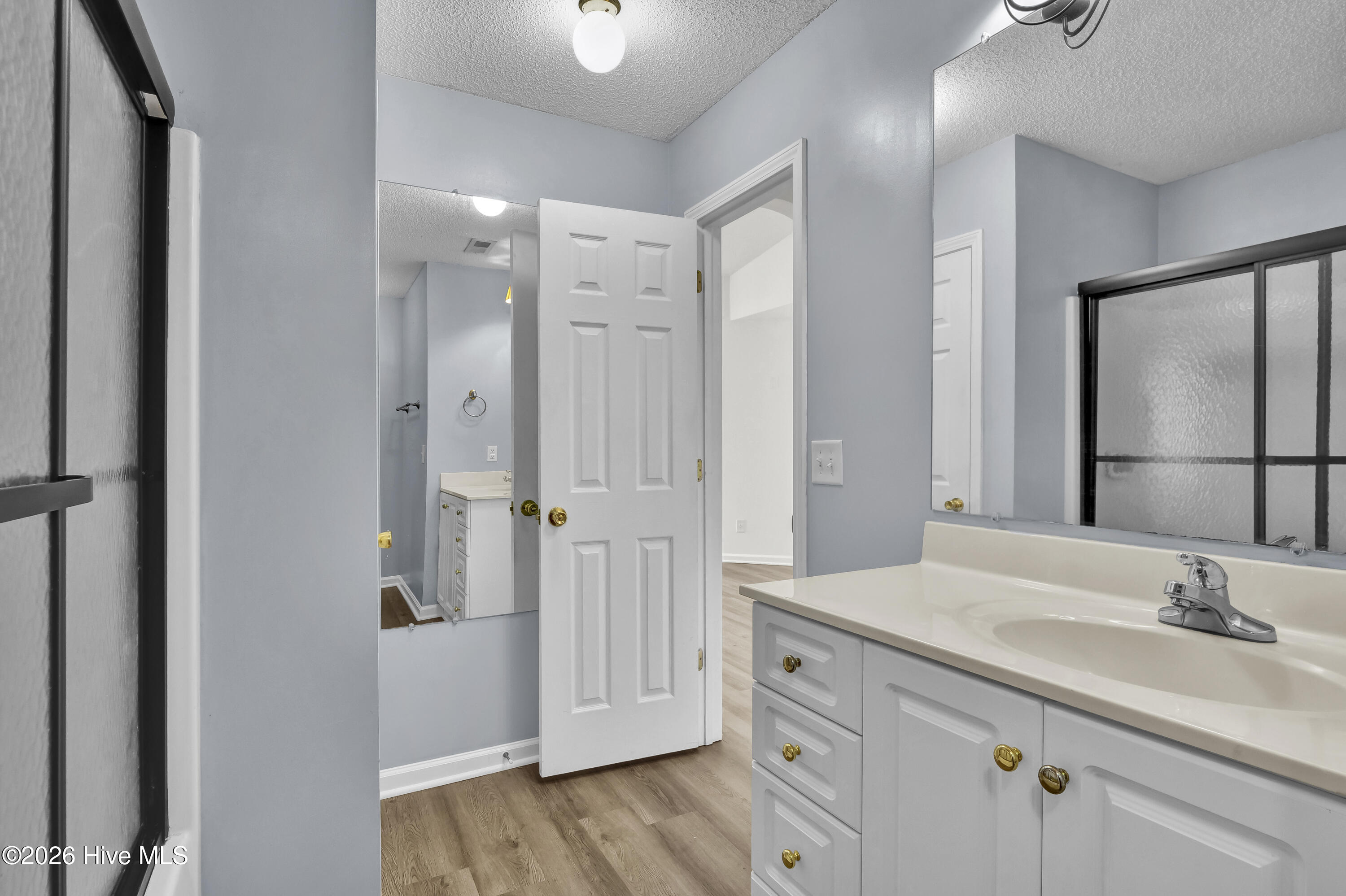 100564237 | Photo 21