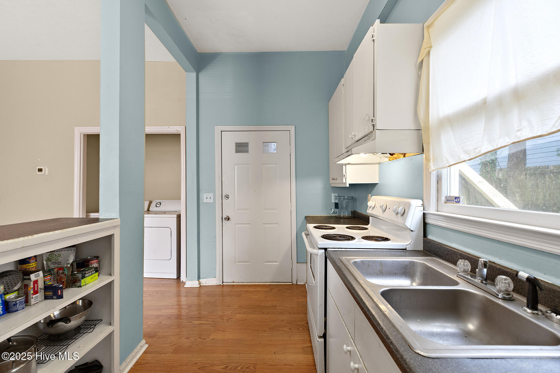 100544261 | Photo 18