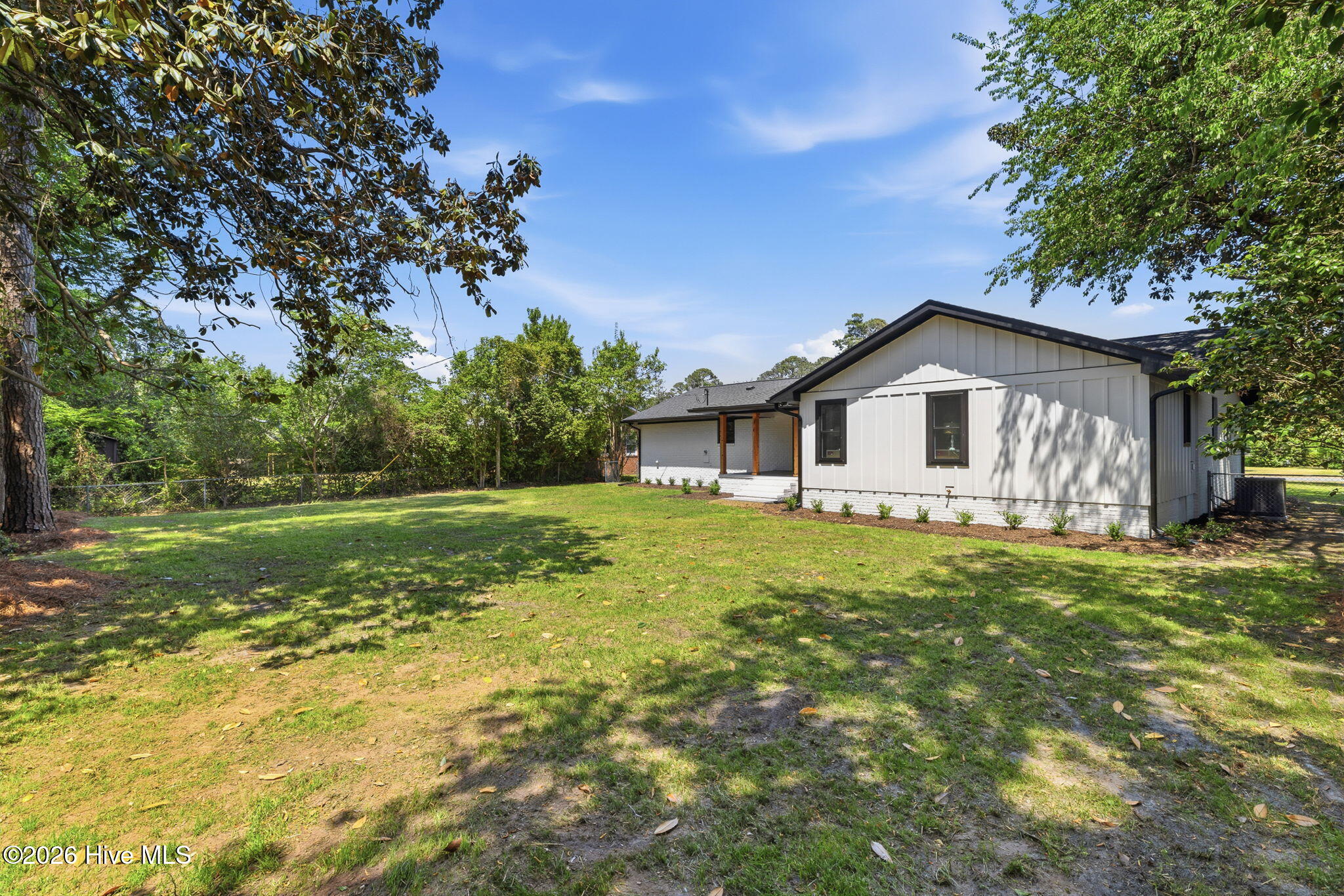 100569769 | Photo 63