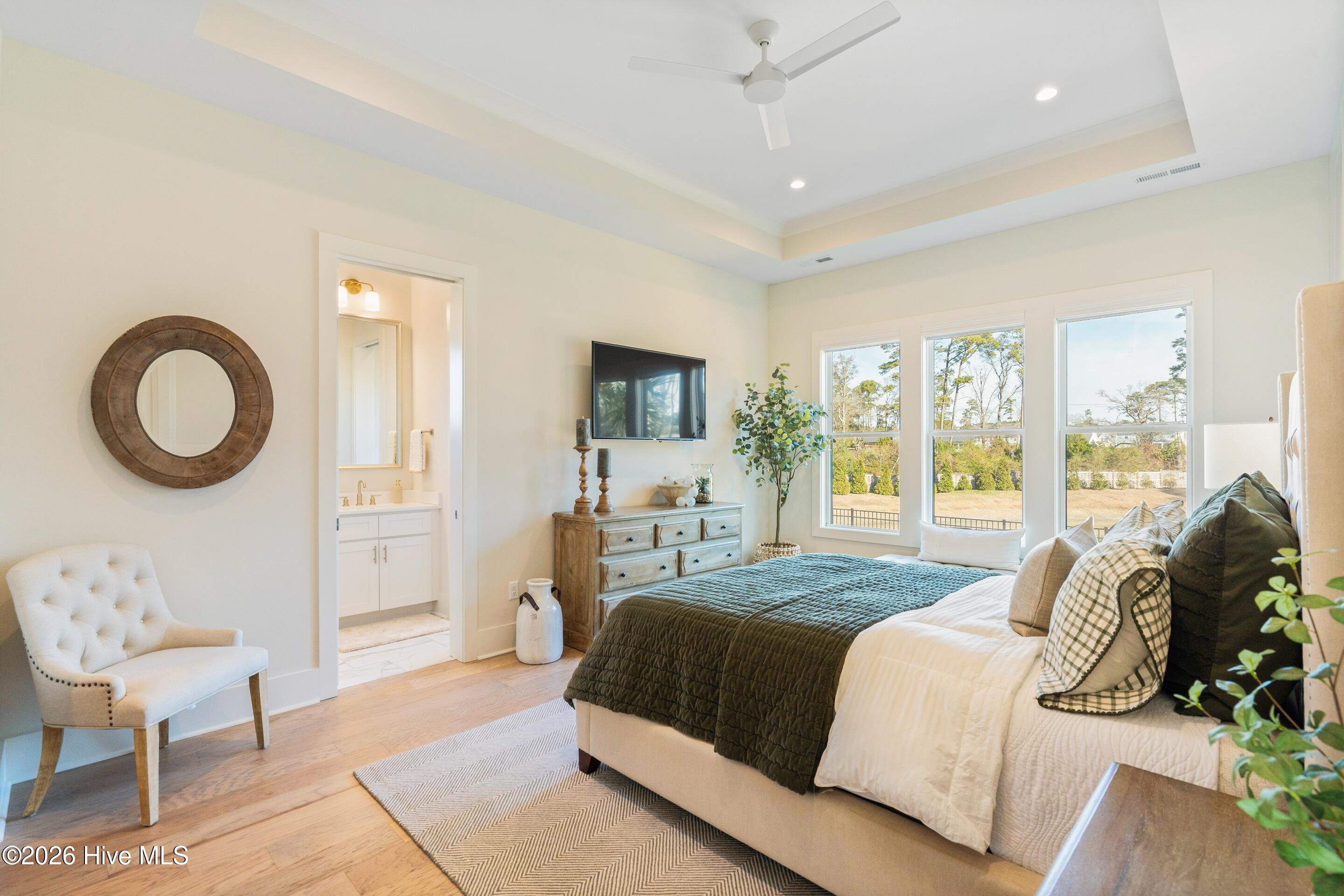 100546830 | Photo 40