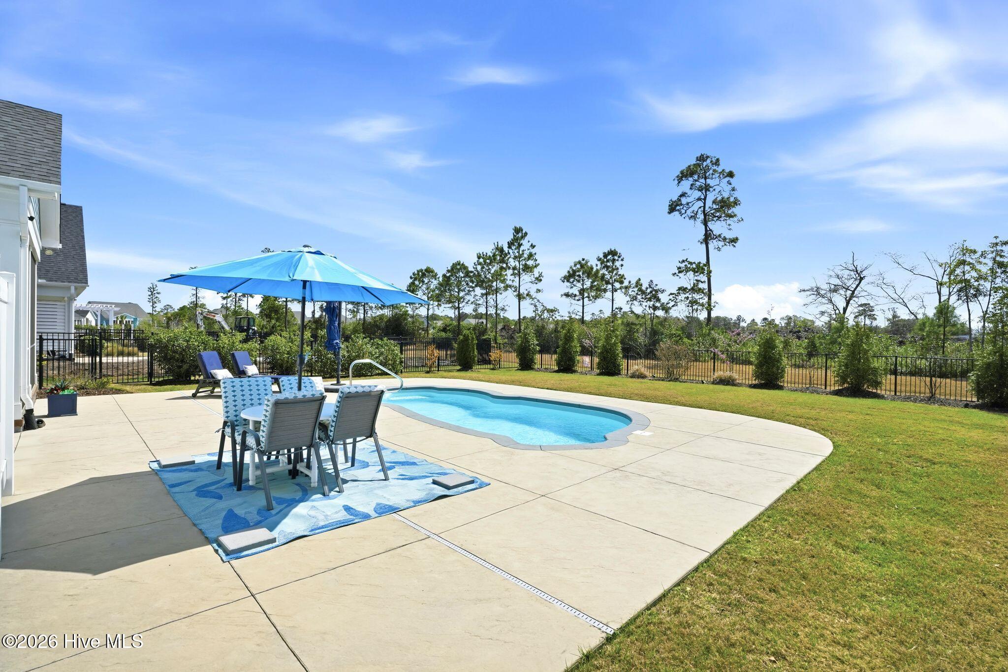 100563087 | Photo 34