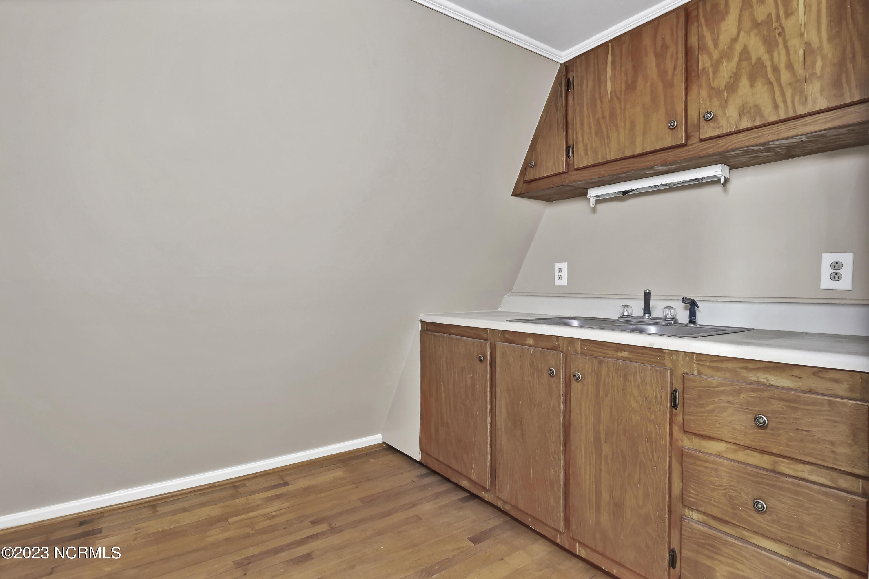 100552989 | Photo 24