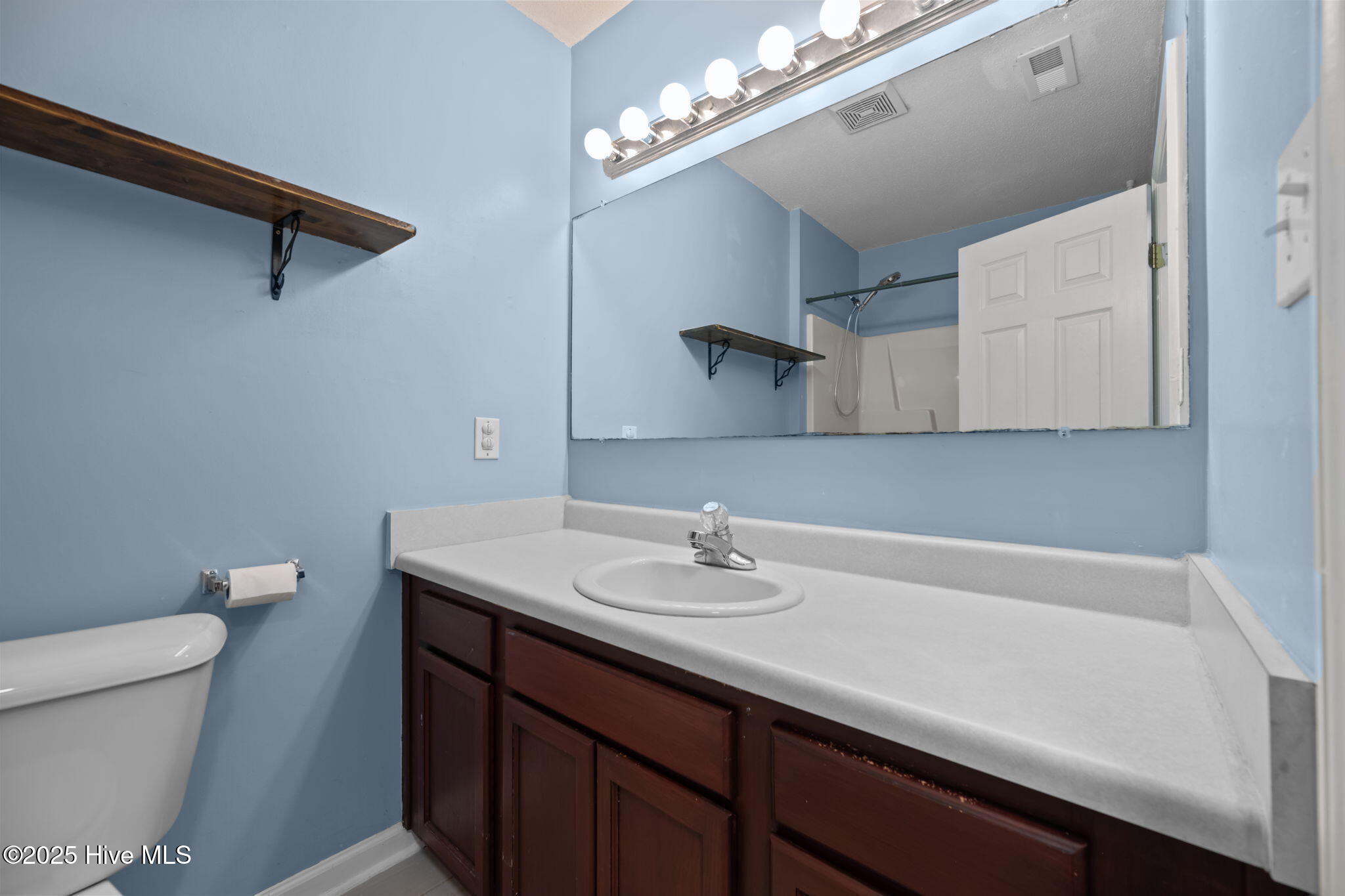 100545189 | Photo 37